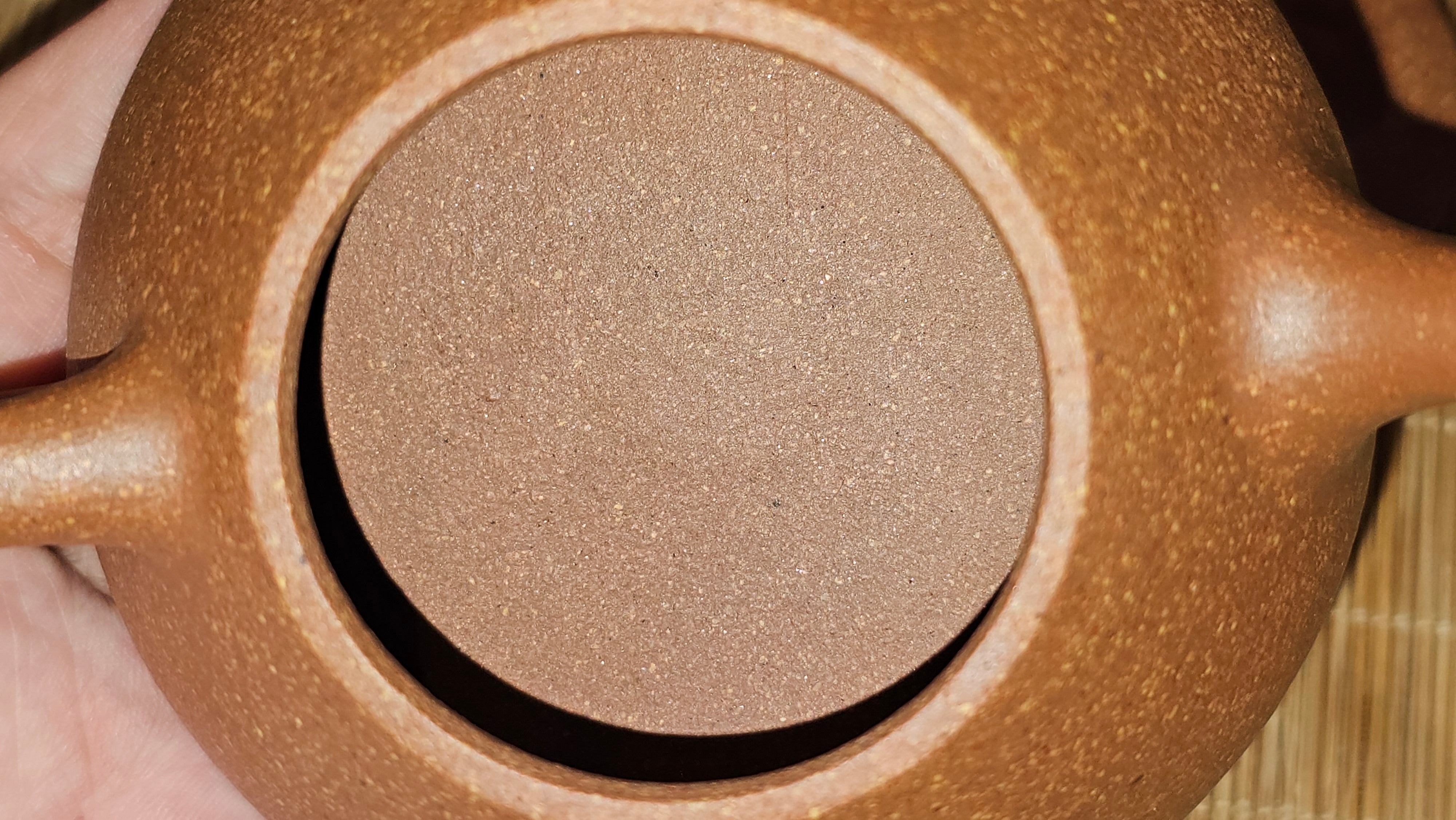 Shi Piao 石瓢, 152.0ml, Ping Gai Shi Piao 平盖石瓢 Huang Jiang Po Ni 黄降坡泥, by our Collaborative Craftsman Chen Hua Jun 陈华军。