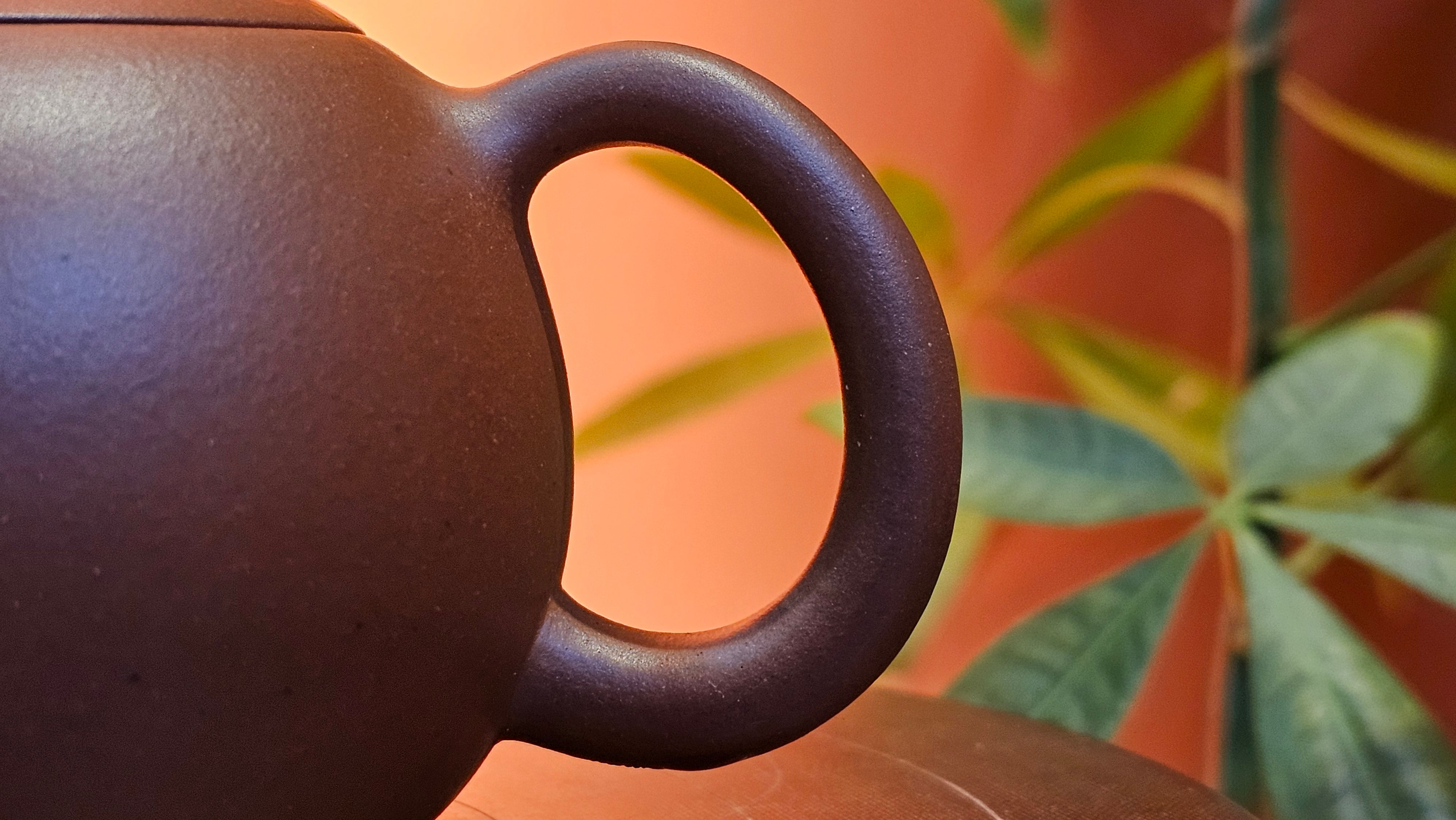 Xi Shi 西施, 171.6ml, Di Cao Qing Zi Ni 底槽青紫泥, by Craftsman Gu Xiao Ming 顾小明。