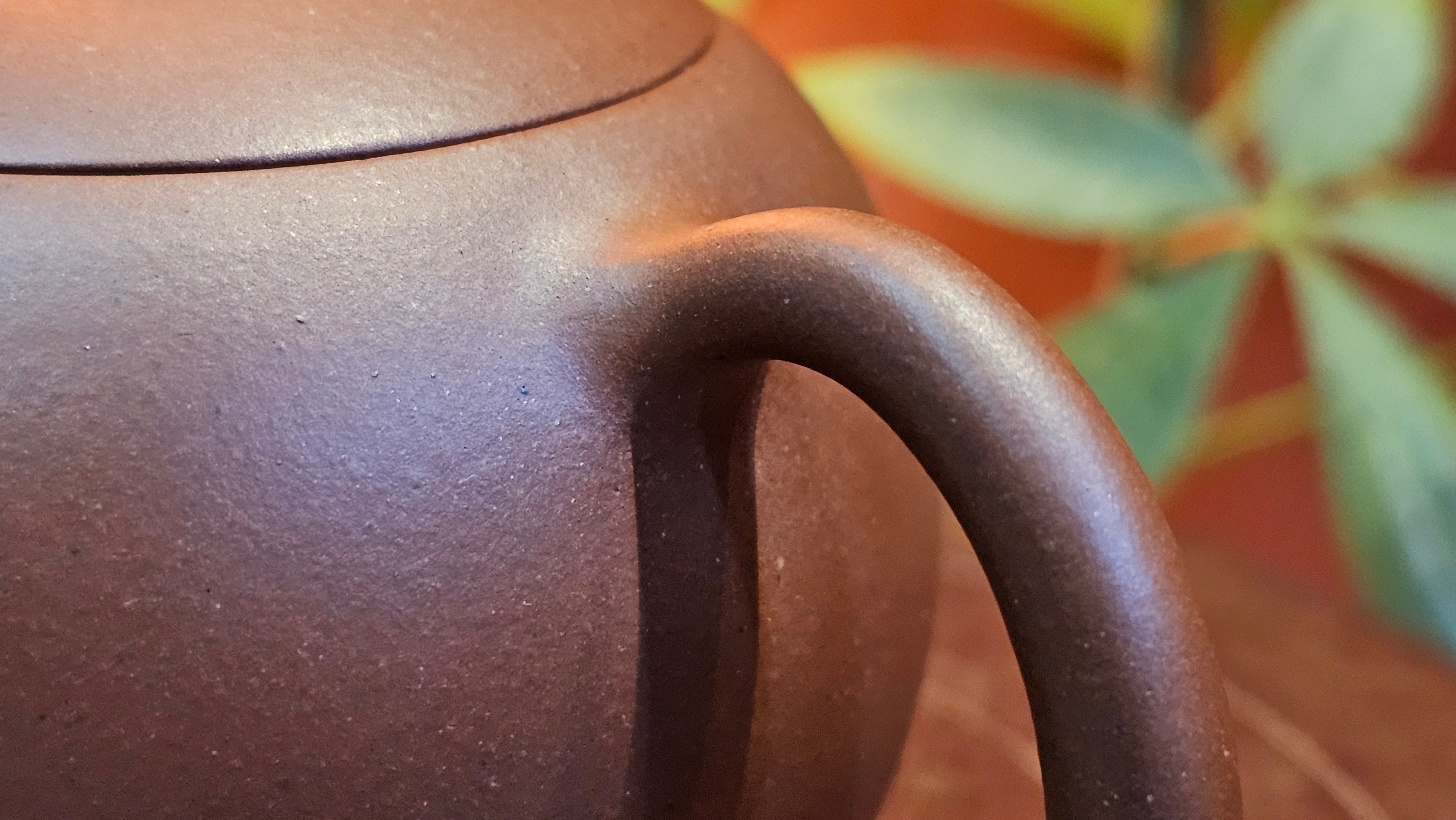 Xi Shi 西施, 171.6ml, Di Cao Qing Zi Ni 底槽青紫泥, by Craftsman Gu Xiao Ming 顾小明。