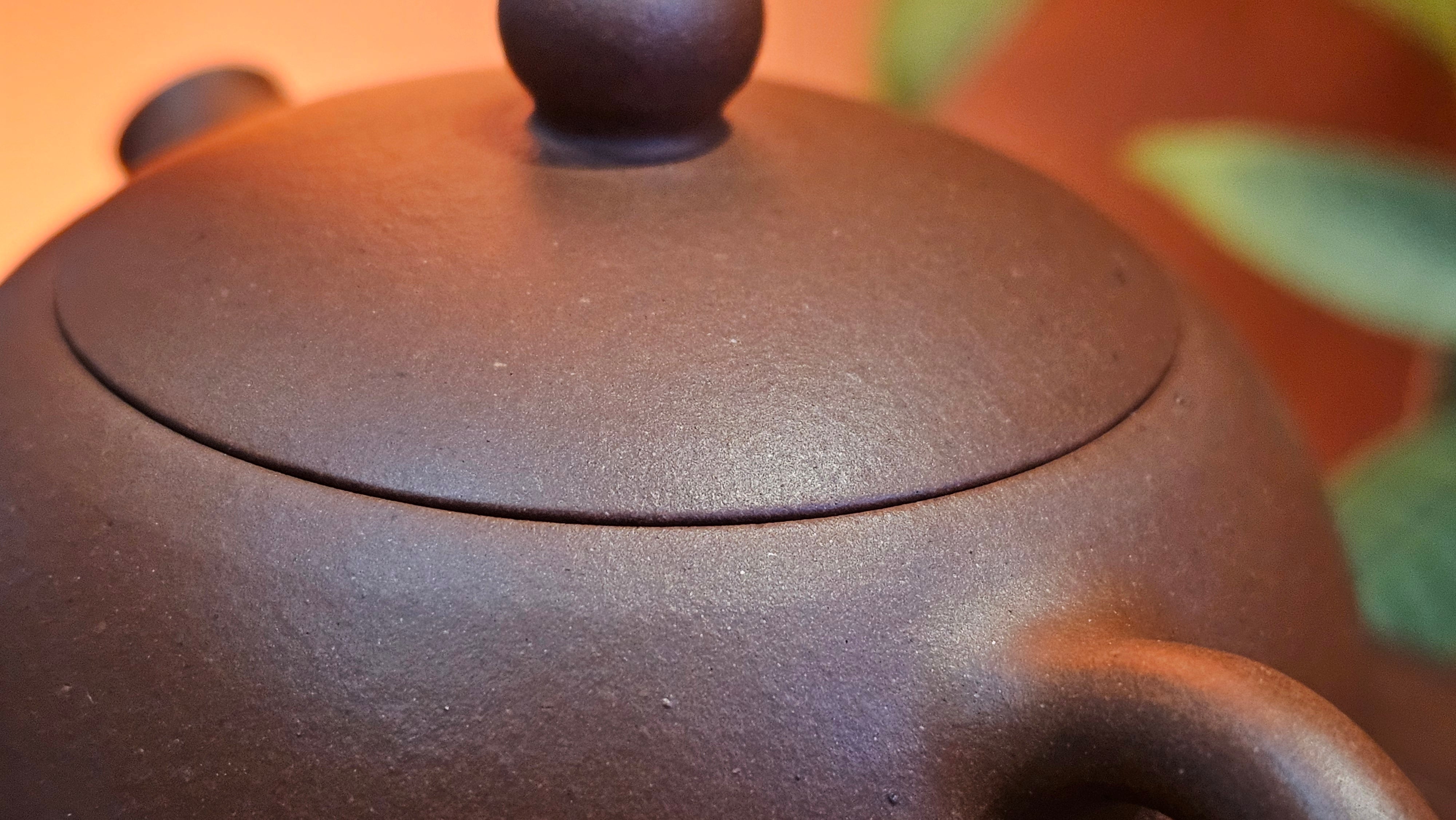 Xi Shi 西施, 171.6ml, Di Cao Qing Zi Ni 底槽青紫泥, by Craftsman Gu Xiao Ming 顾小明。