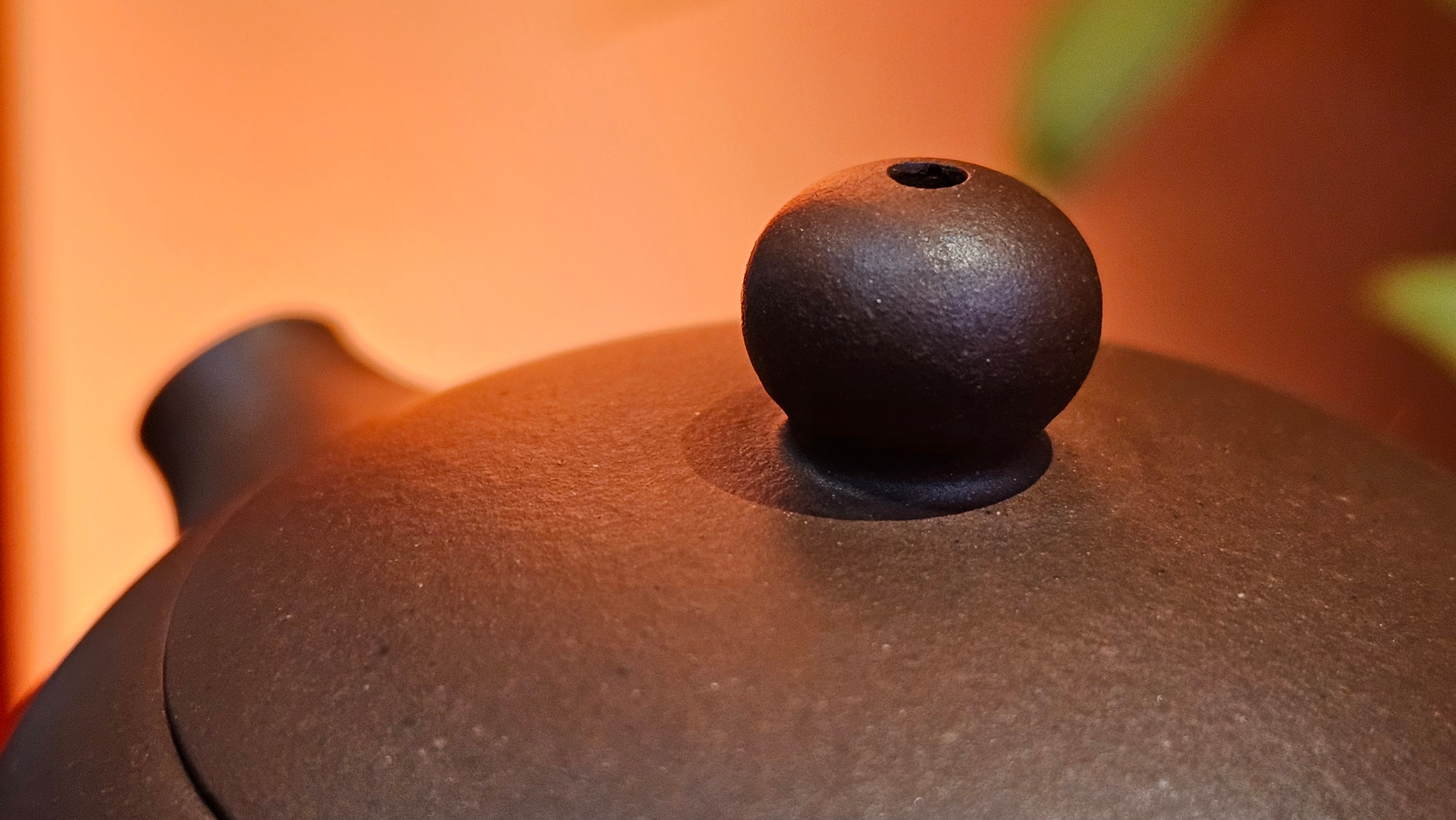 Xi Shi 西施, 171.6ml, Di Cao Qing Zi Ni 底槽青紫泥, by Craftsman Gu Xiao Ming 顾小明。