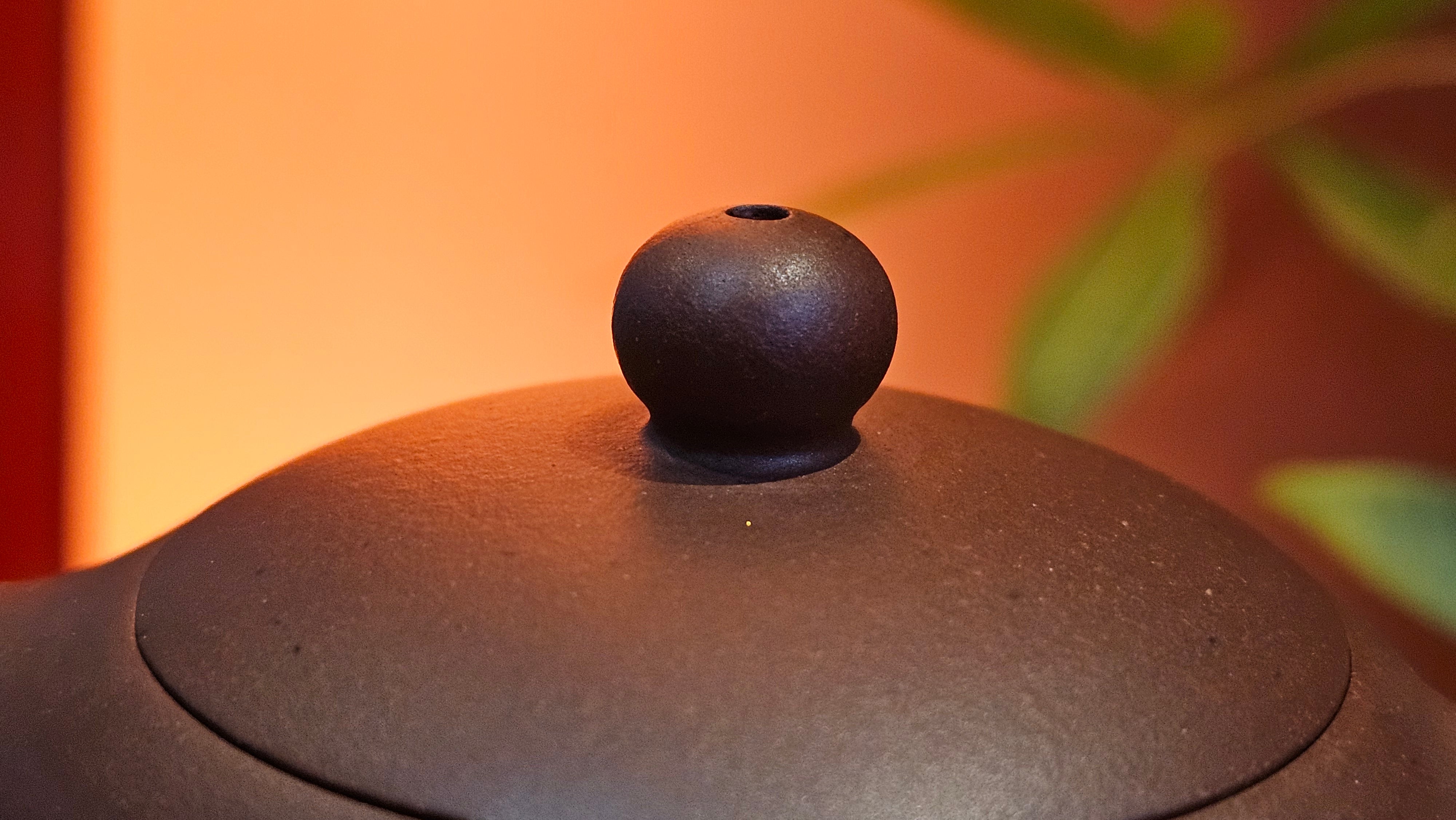 Xi Shi 西施, 171.6ml, Di Cao Qing Zi Ni 底槽青紫泥, by Craftsman Gu Xiao Ming 顾小明。