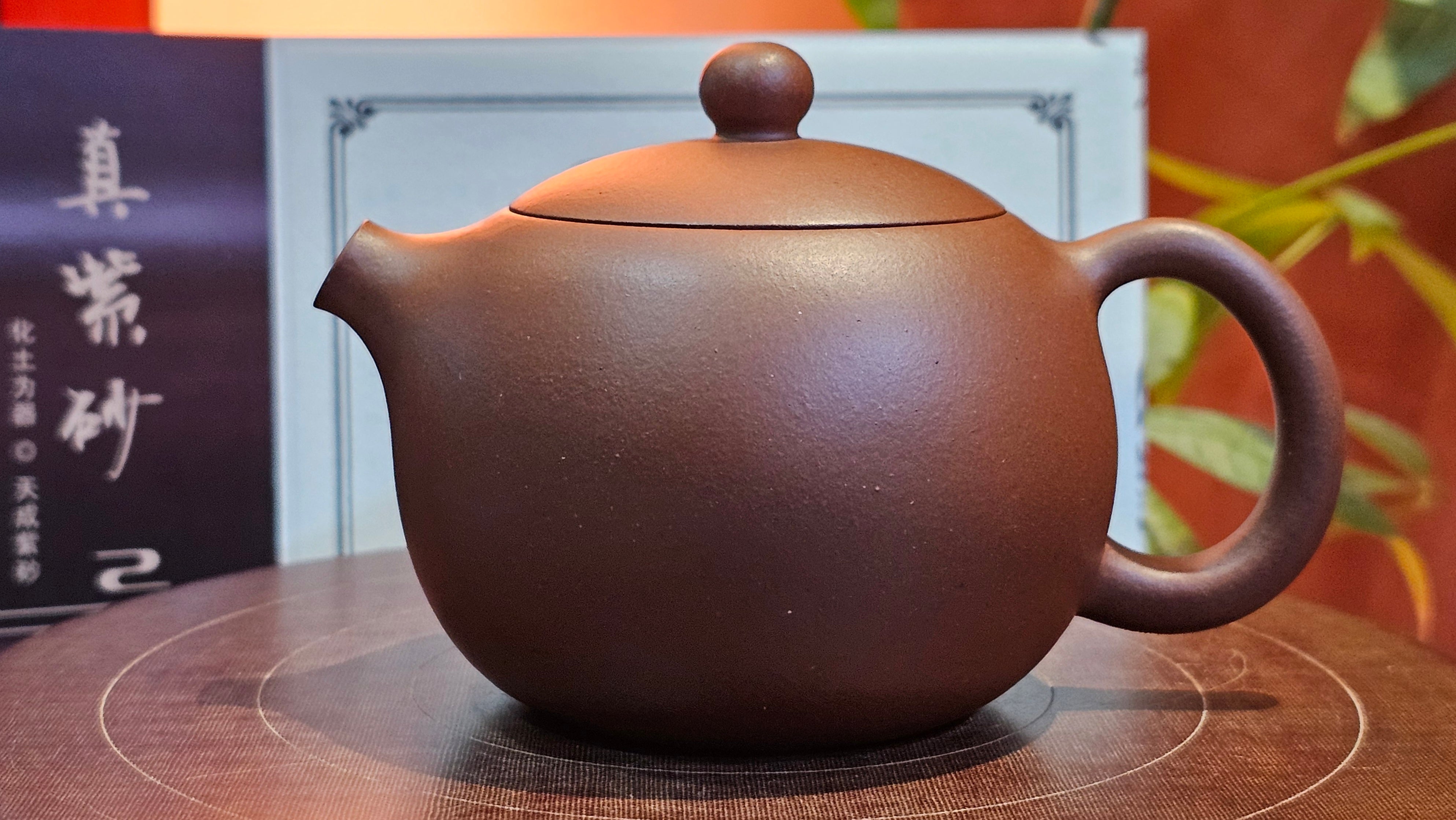 Xi Shi 西施, 171.6ml, Di Cao Qing Zi Ni 底槽青紫泥, by Craftsman Gu Xiao Ming 顾小明。