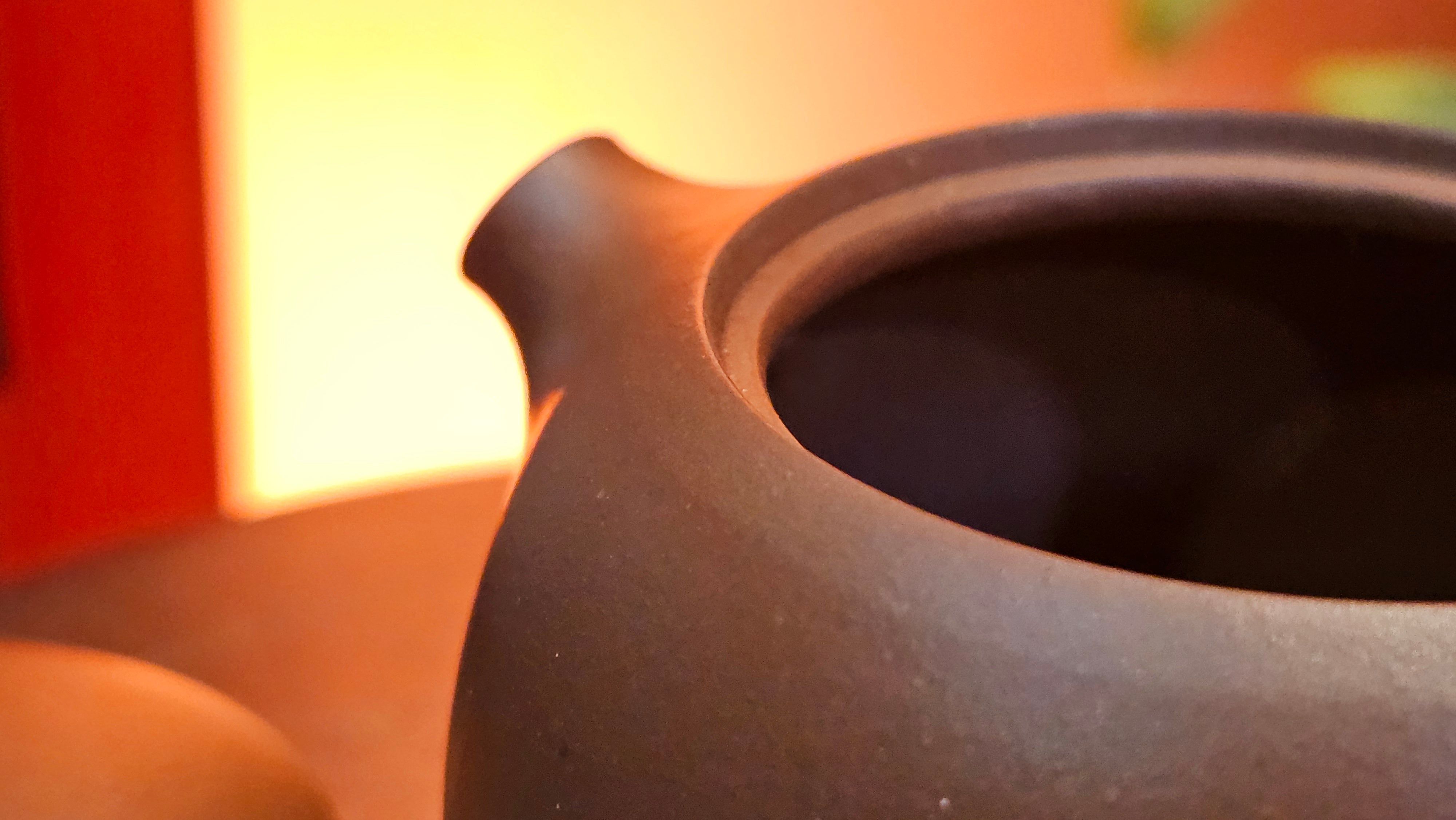 Xi Shi 西施, 171.6ml, Di Cao Qing Zi Ni 底槽青紫泥, by Craftsman Gu Xiao Ming 顾小明。