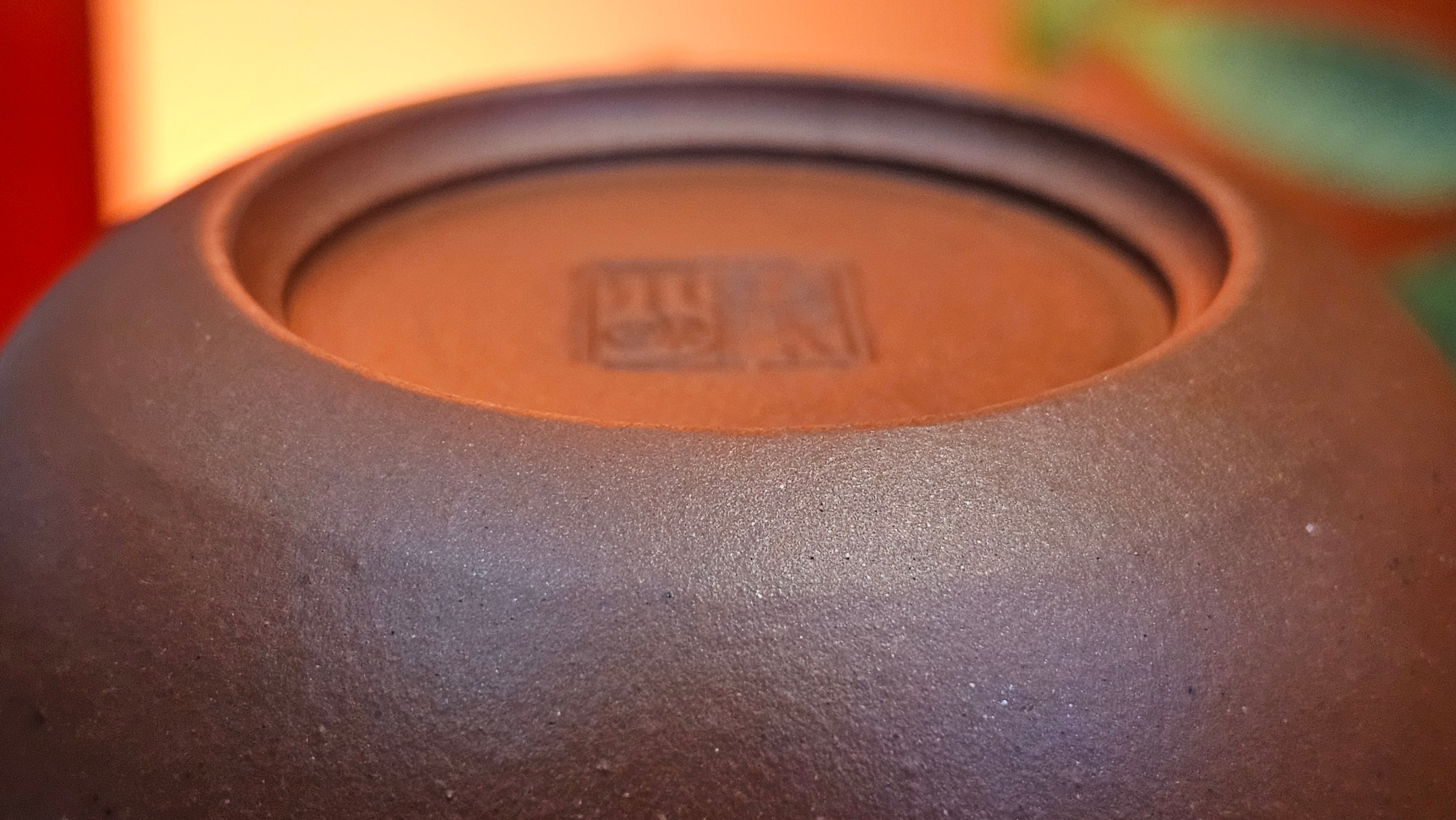 Xi Shi 西施, 171.6ml, Di Cao Qing Zi Ni 底槽青紫泥, by Craftsman Gu Xiao Ming 顾小明。