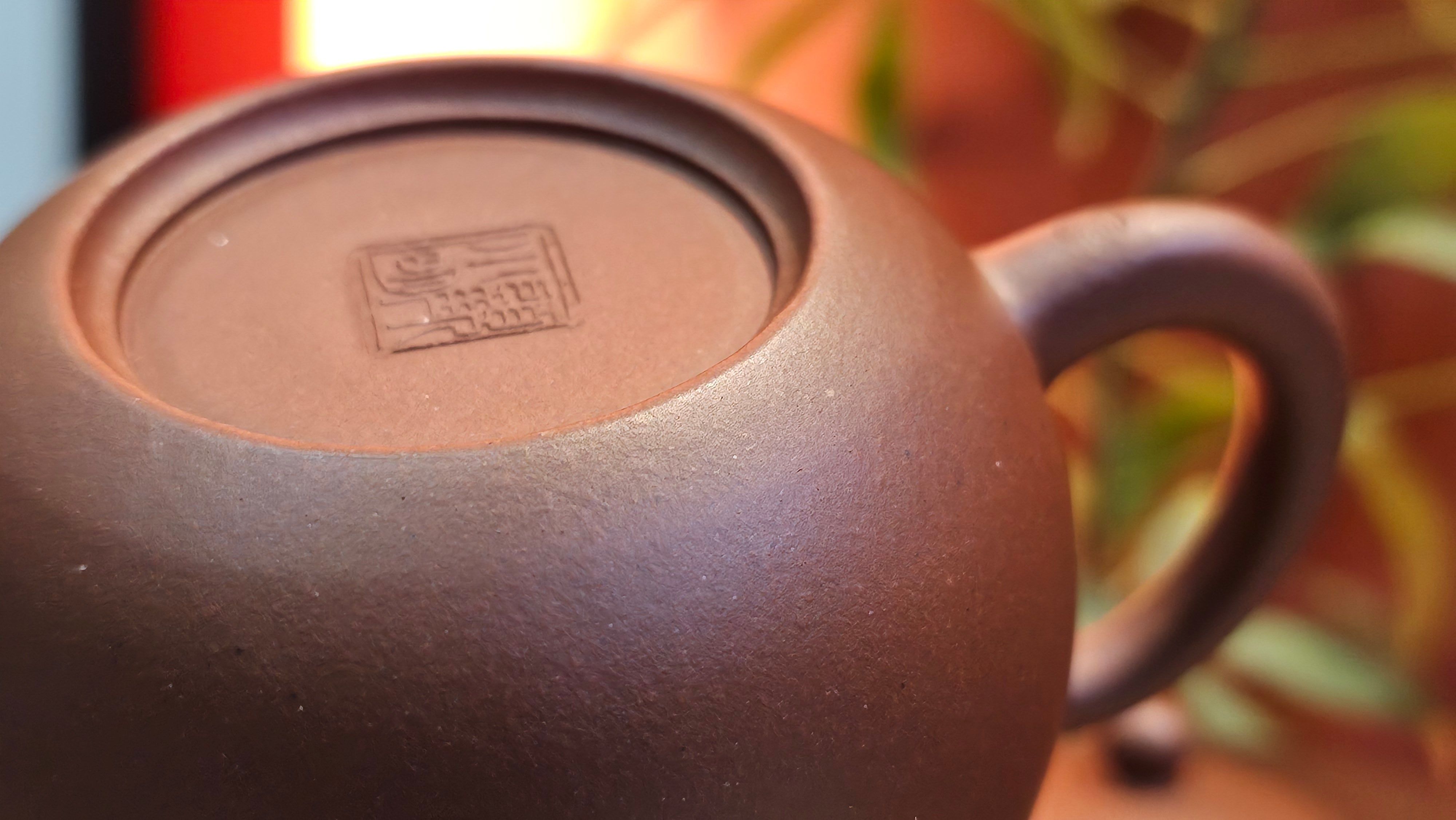 Xi Shi 西施, 171.6ml, Di Cao Qing Zi Ni 底槽青紫泥, by Craftsman Gu Xiao Ming 顾小明。