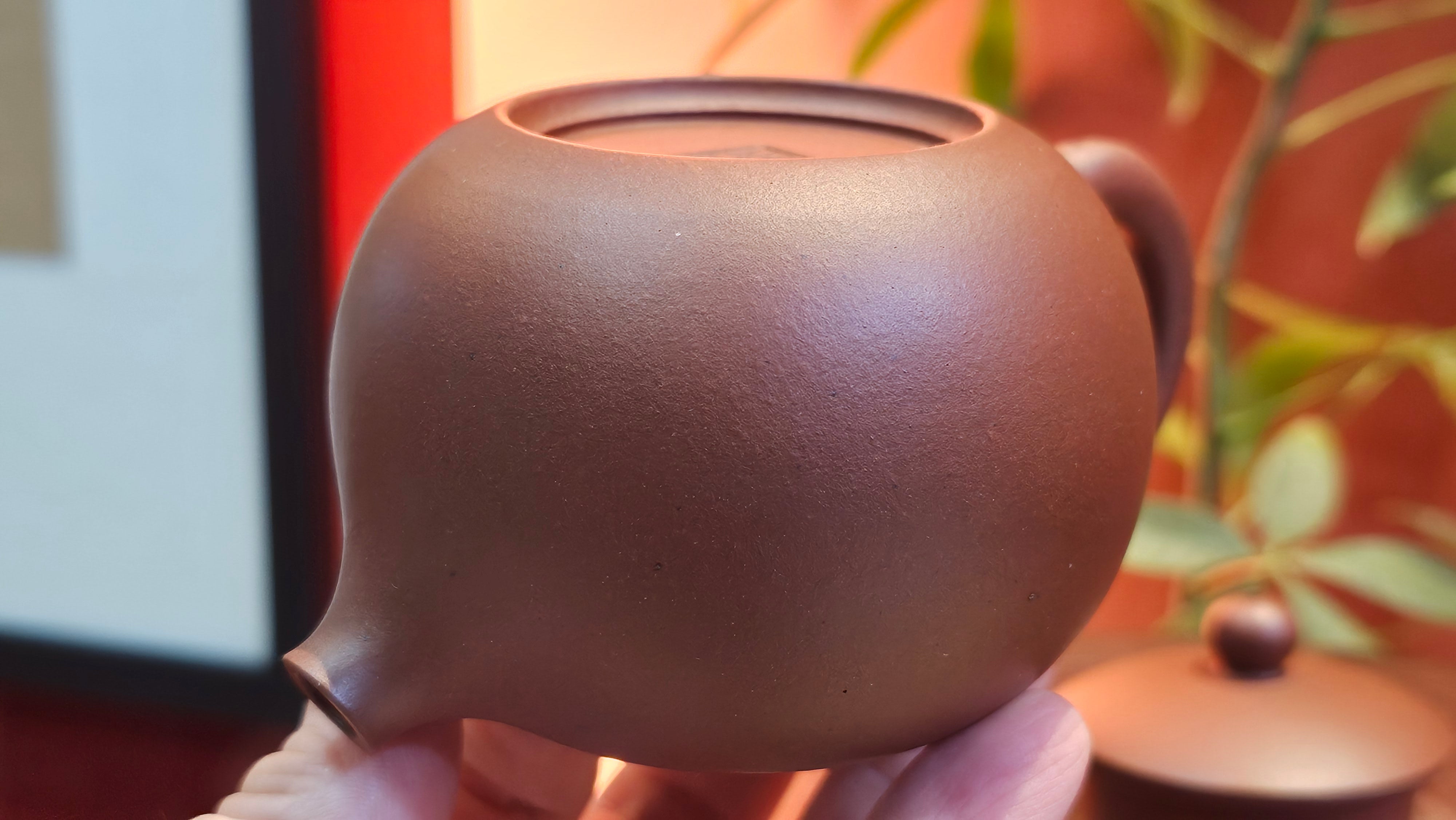 Xi Shi 西施, 171.6ml, Di Cao Qing Zi Ni 底槽青紫泥, by Craftsman Gu Xiao Ming 顾小明。