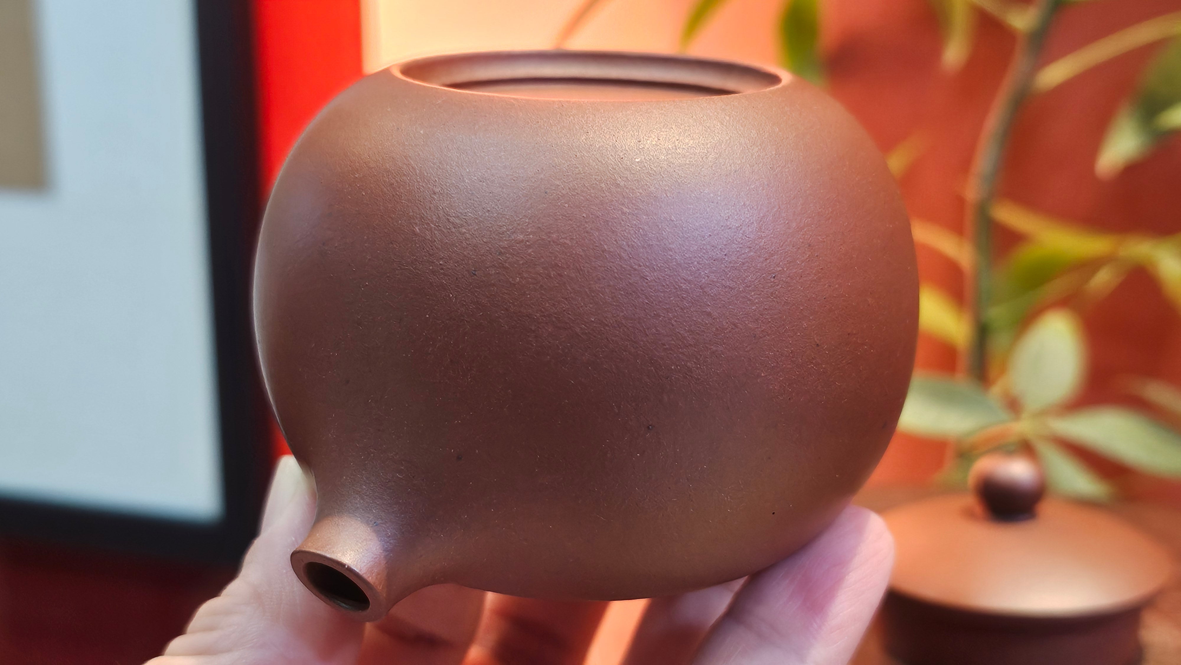 Xi Shi 西施, 171.6ml, Di Cao Qing Zi Ni 底槽青紫泥, by Craftsman Gu Xiao Ming 顾小明。