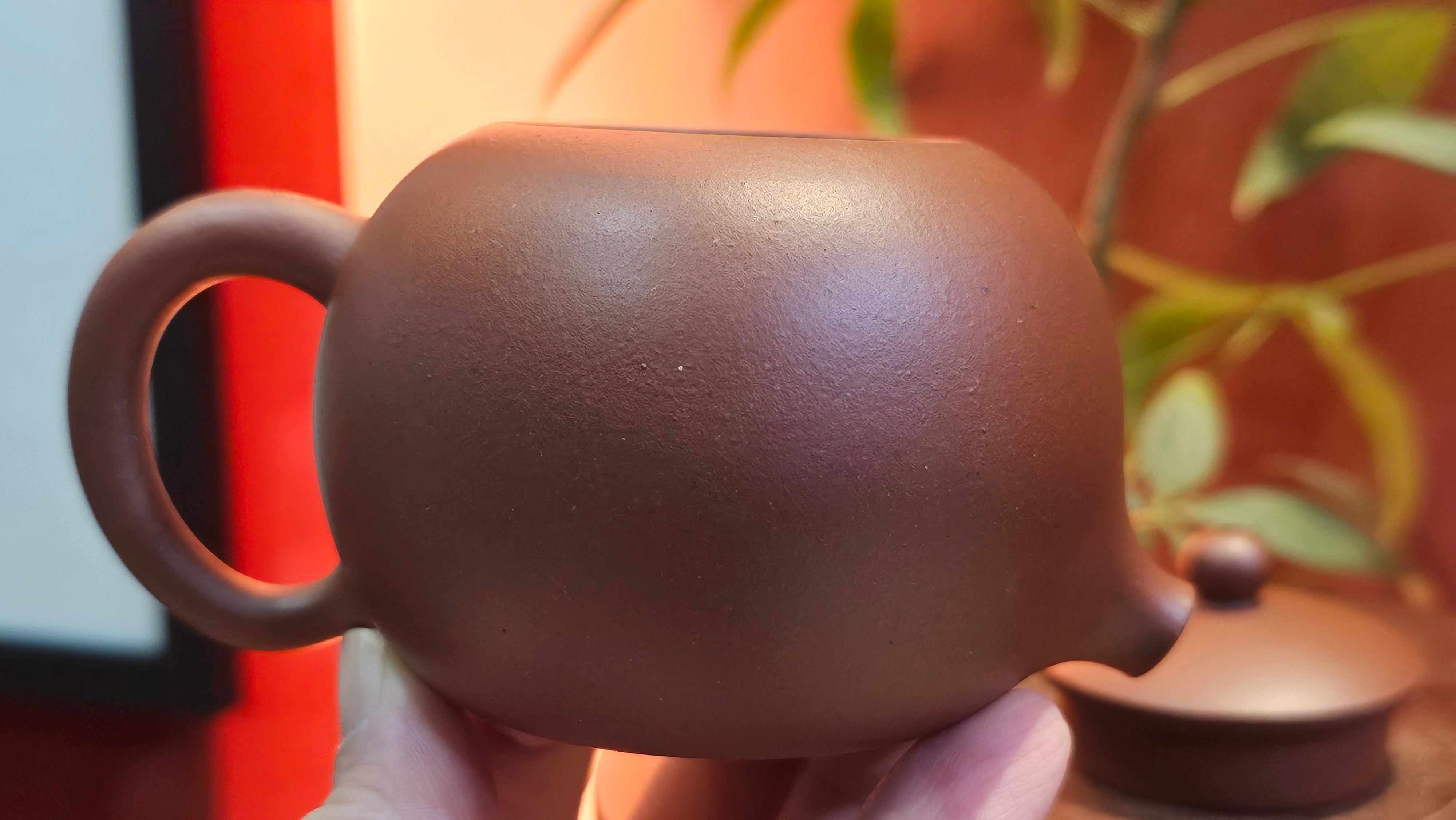 Xi Shi 西施, 171.6ml, Di Cao Qing Zi Ni 底槽青紫泥, by Craftsman Gu Xiao Ming 顾小明。