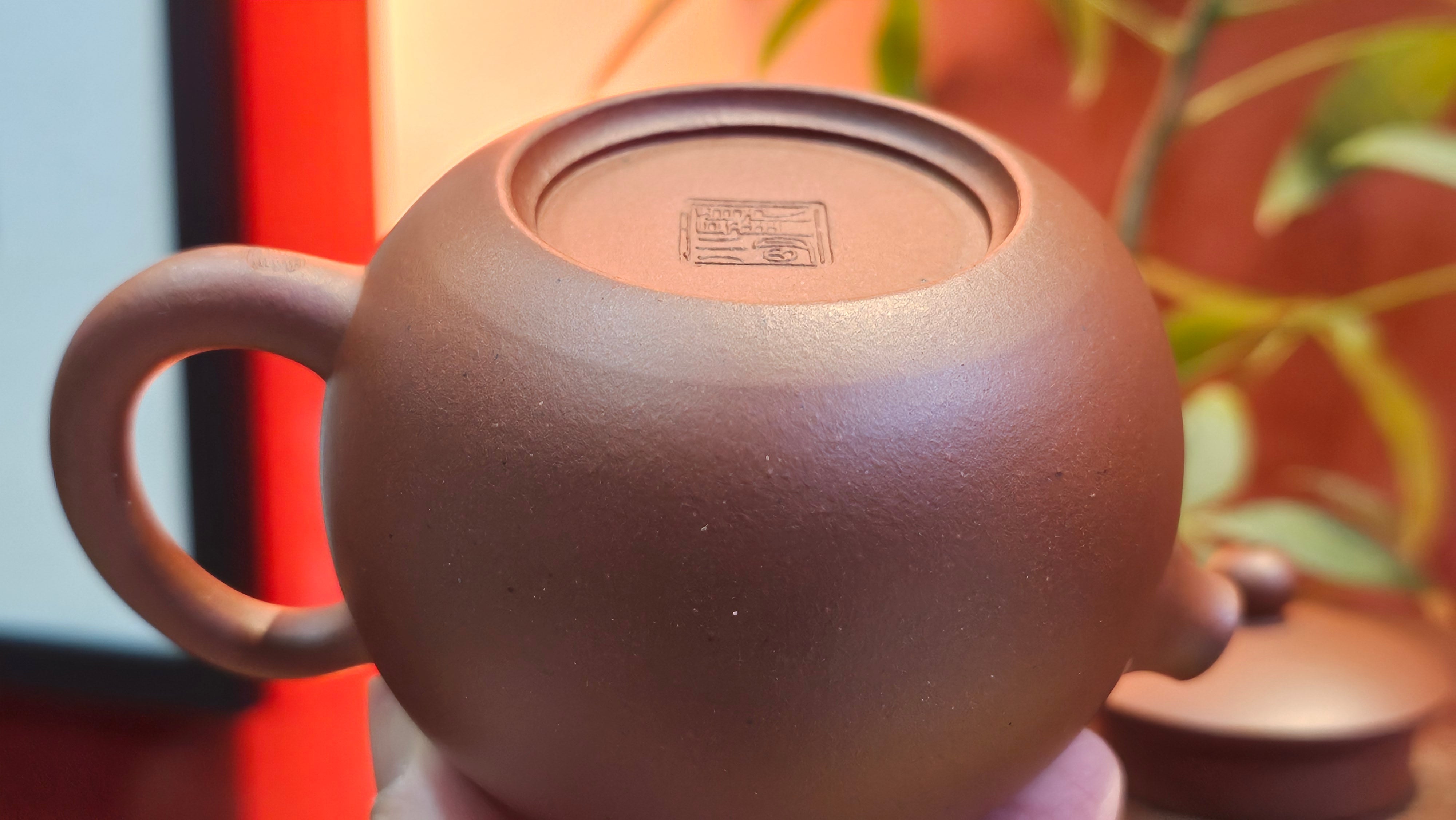 Xi Shi 西施, 171.6ml, Di Cao Qing Zi Ni 底槽青紫泥, by Craftsman Gu Xiao Ming 顾小明。