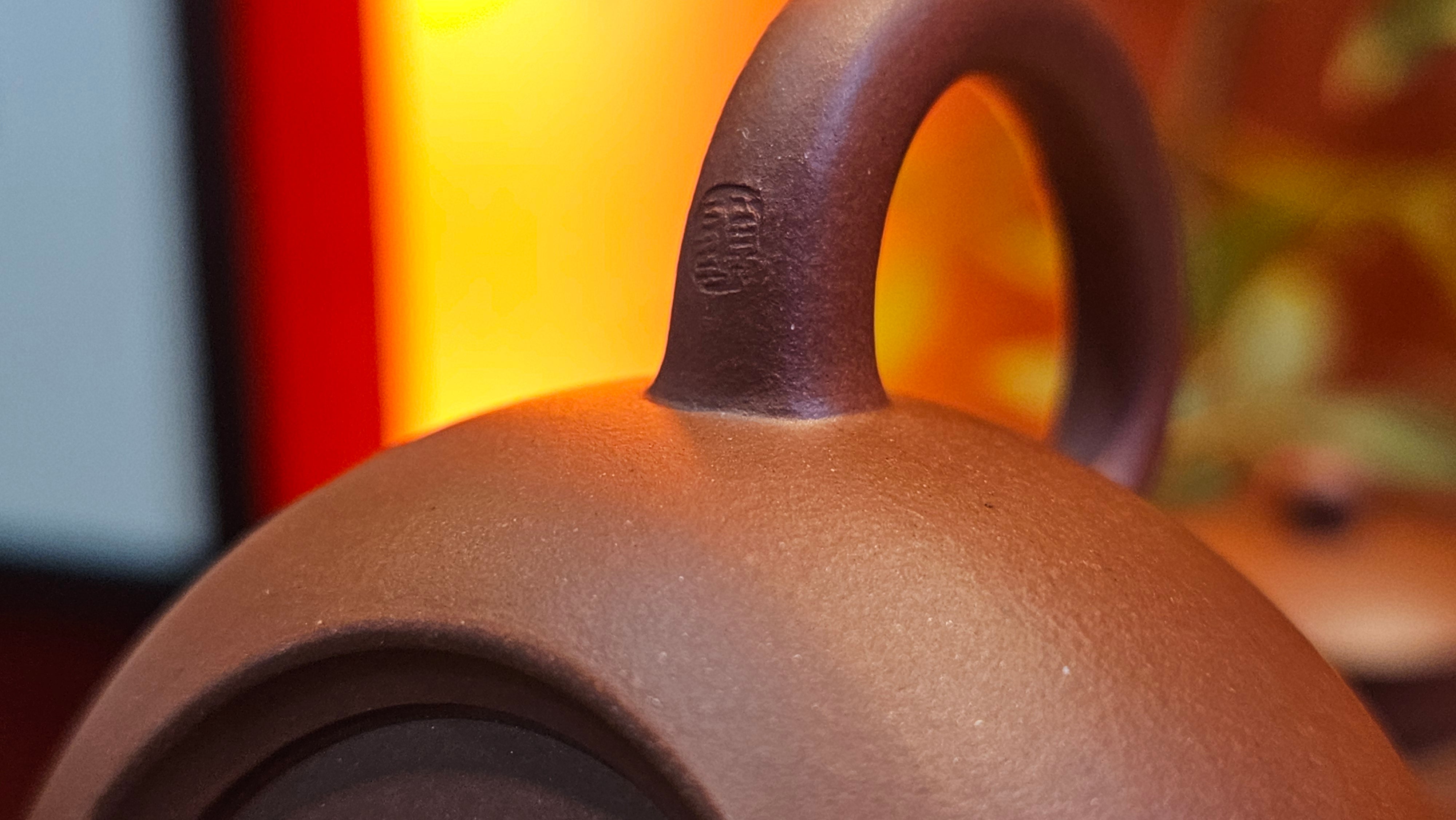 Xi Shi 西施, 171.6ml, Di Cao Qing Zi Ni 底槽青紫泥, by Craftsman Gu Xiao Ming 顾小明。