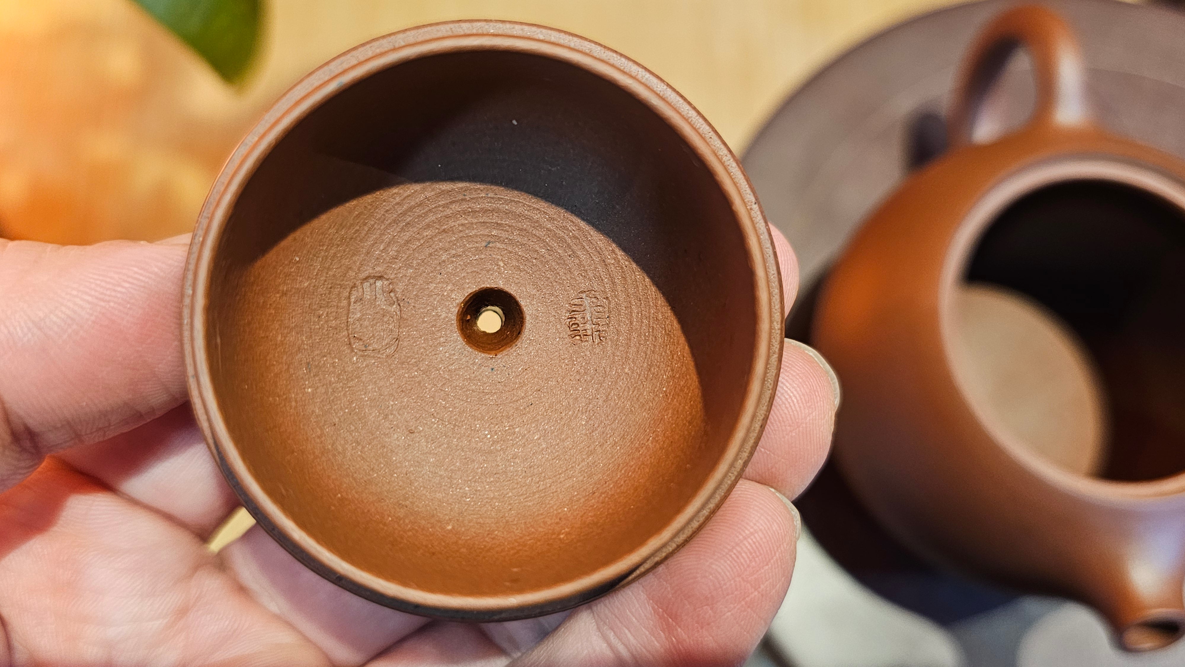 Xi Shi 西施, 171.6ml, Di Cao Qing Zi Ni 底槽青紫泥, by Craftsman Gu Xiao Ming 顾小明。