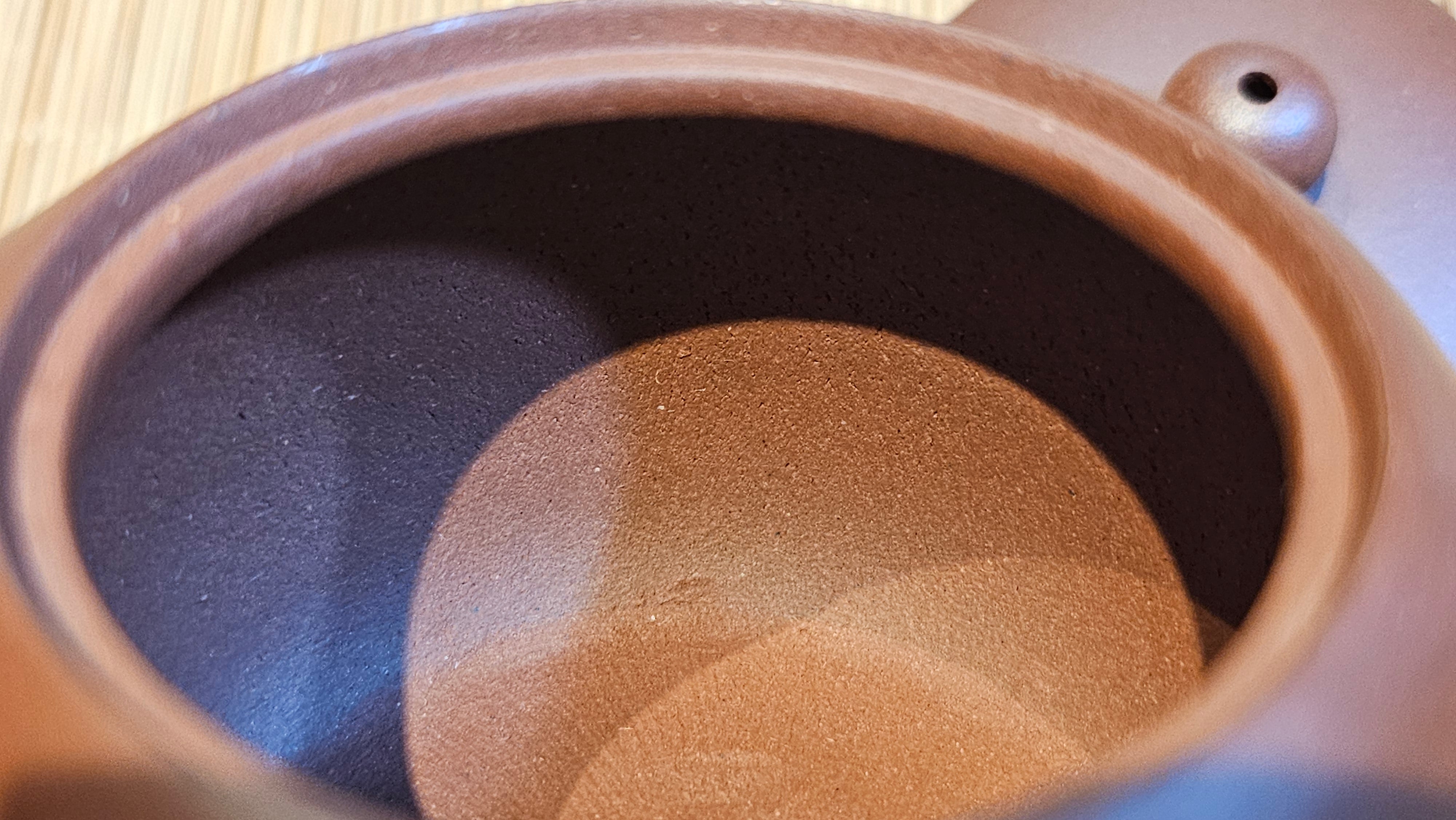 Xi Shi 西施, 171.6ml, Di Cao Qing Zi Ni 底槽青紫泥, by Craftsman Gu Xiao Ming 顾小明。