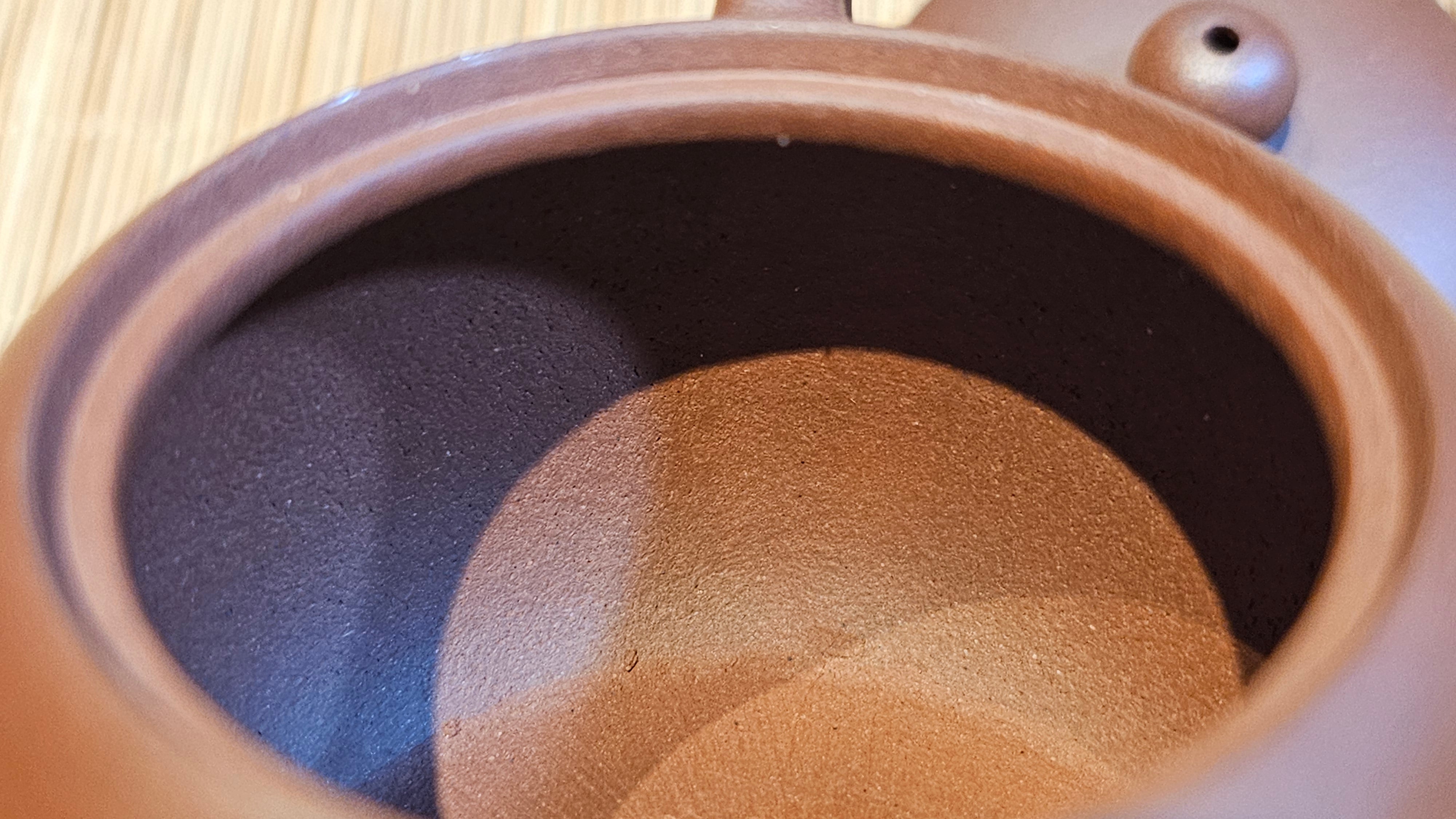 Xi Shi 西施, 171.6ml, Di Cao Qing Zi Ni 底槽青紫泥, by Craftsman Gu Xiao Ming 顾小明。