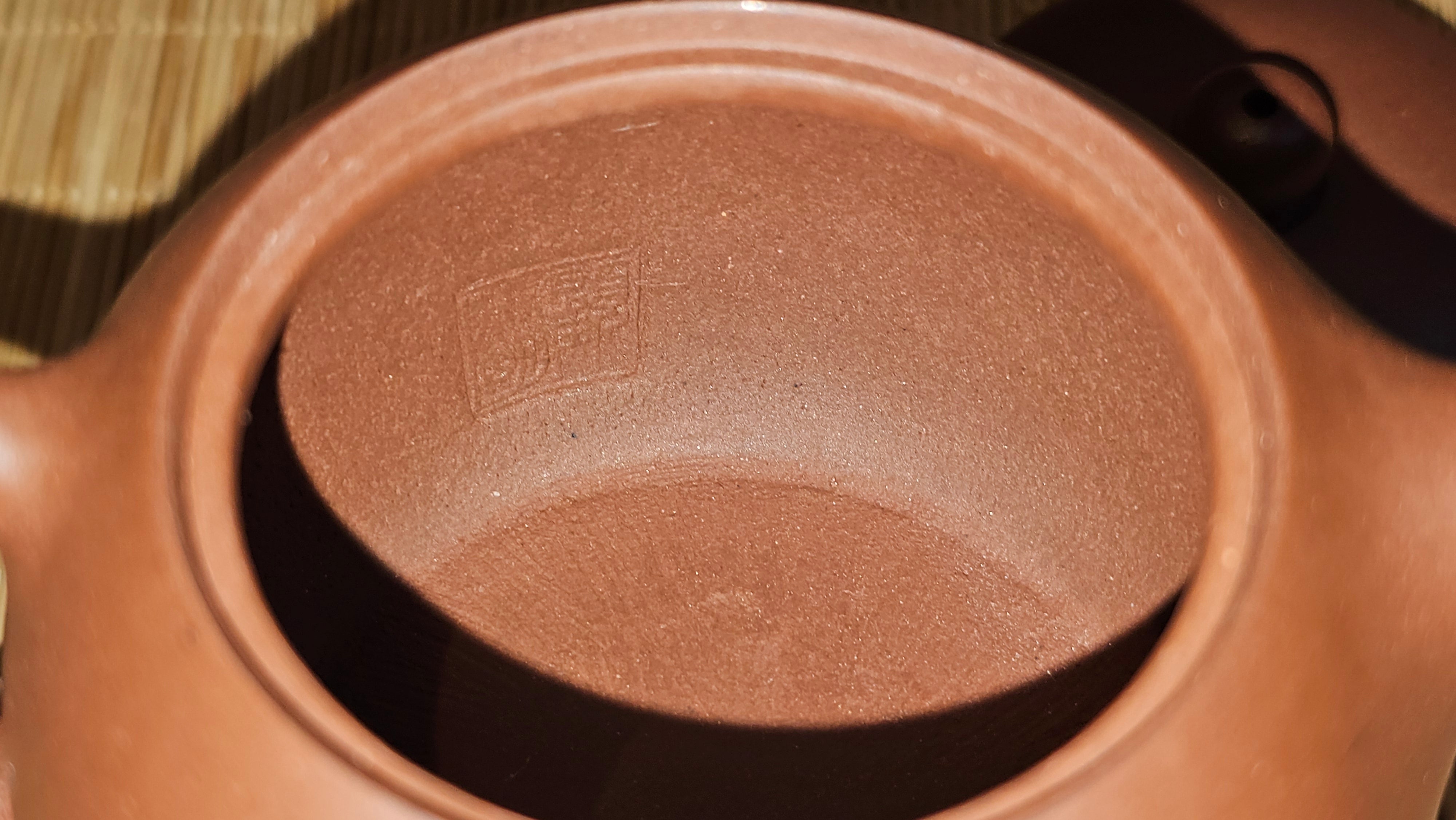 Xi Shi 西施, 171.6ml, Di Cao Qing Zi Ni 底槽青紫泥, by Craftsman Gu Xiao Ming 顾小明。