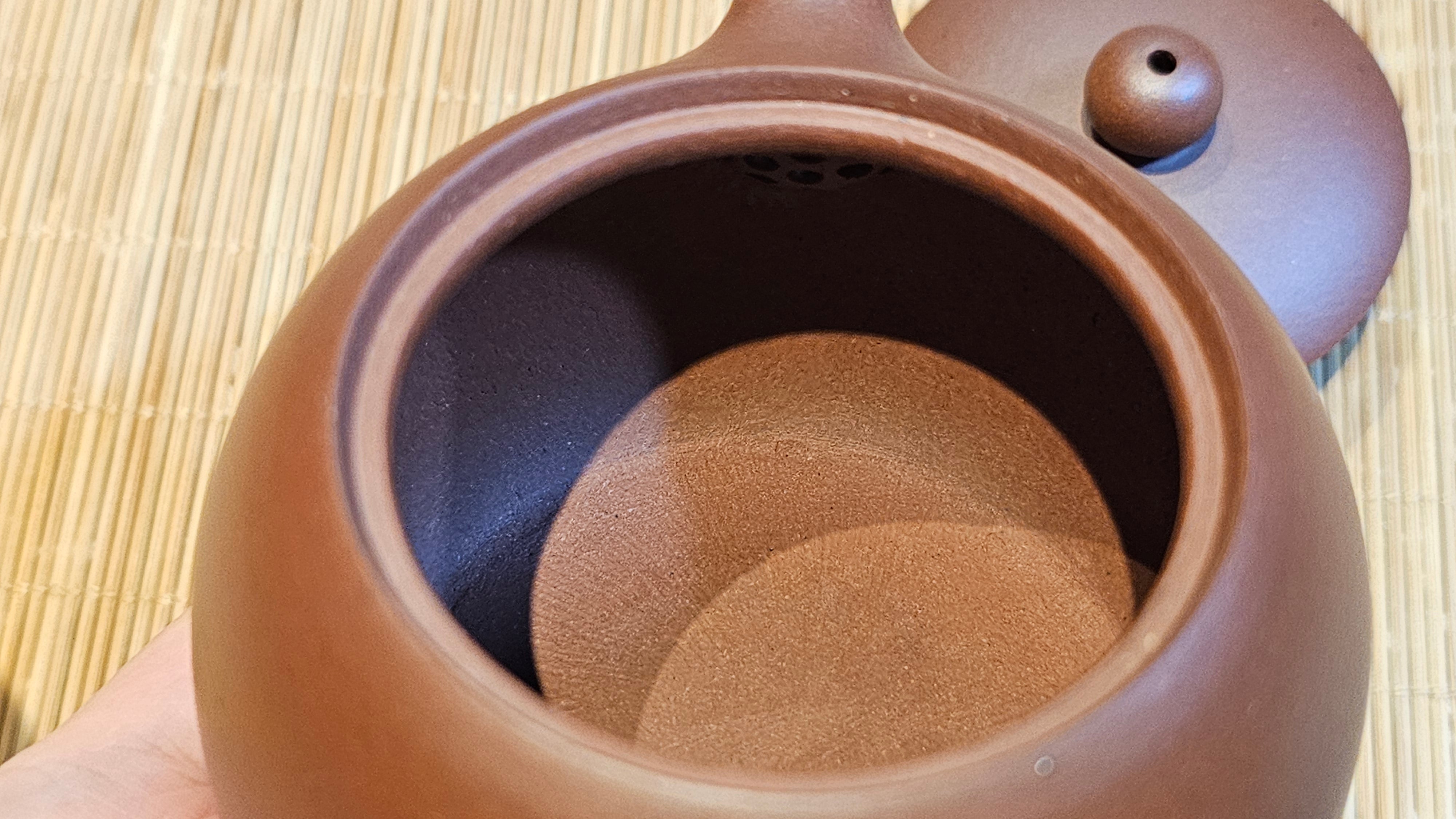 Xi Shi 西施, 171.6ml, Di Cao Qing Zi Ni 底槽青紫泥, by Craftsman Gu Xiao Ming 顾小明。