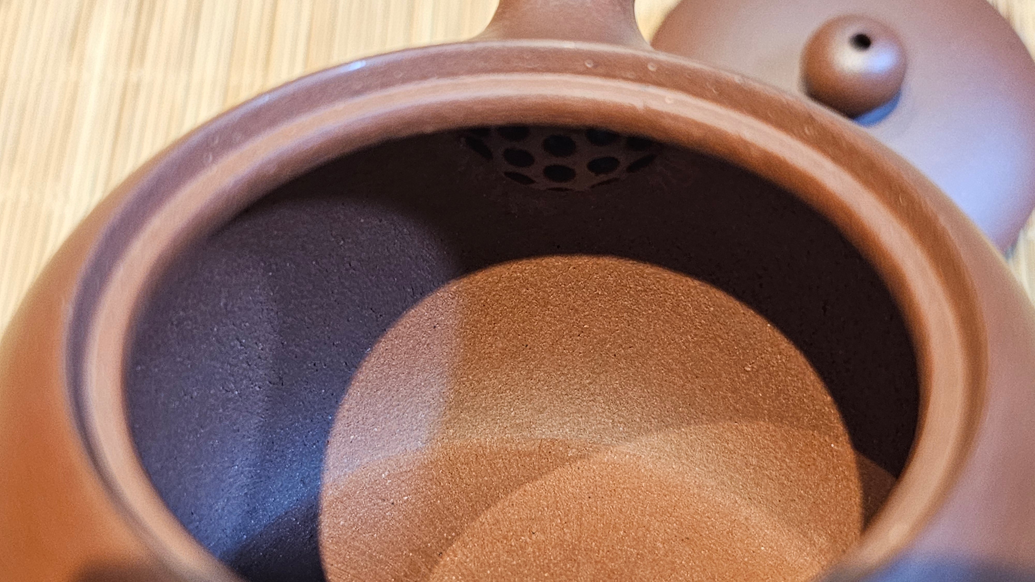 Xi Shi 西施, 171.6ml, Di Cao Qing Zi Ni 底槽青紫泥, by Craftsman Gu Xiao Ming 顾小明。