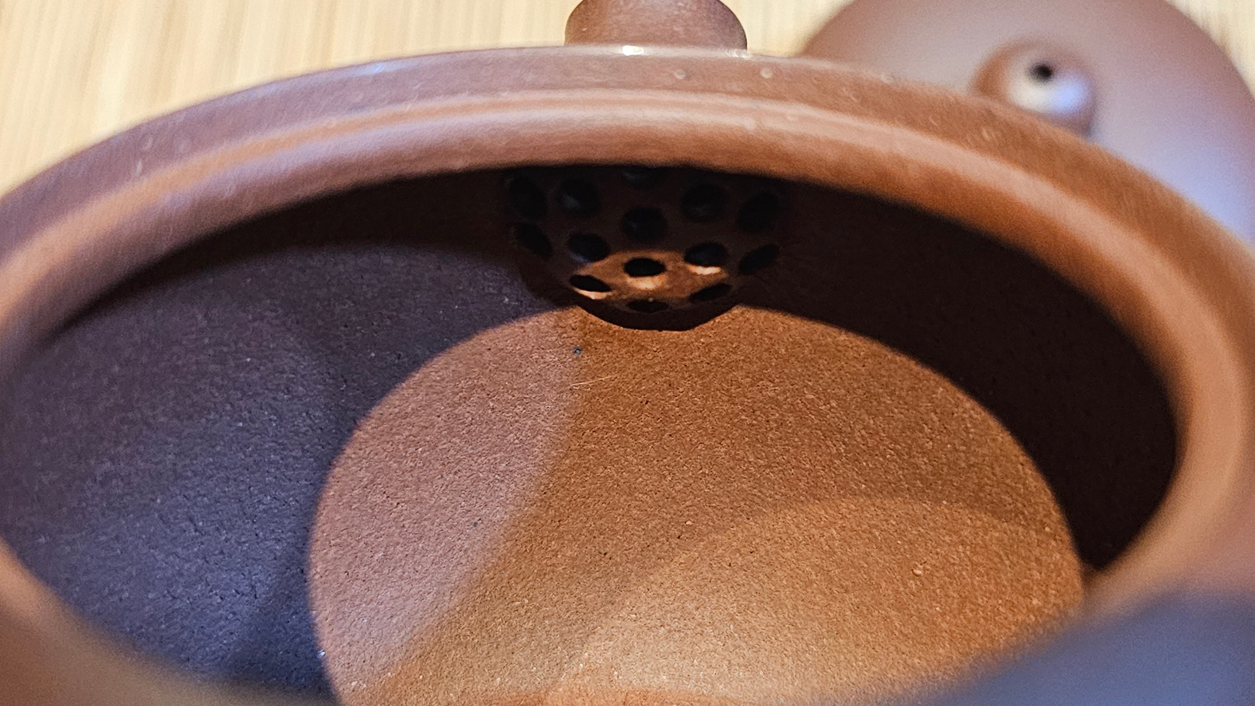 Xi Shi 西施, 171.6ml, Di Cao Qing Zi Ni 底槽青紫泥, by Craftsman Gu Xiao Ming 顾小明。