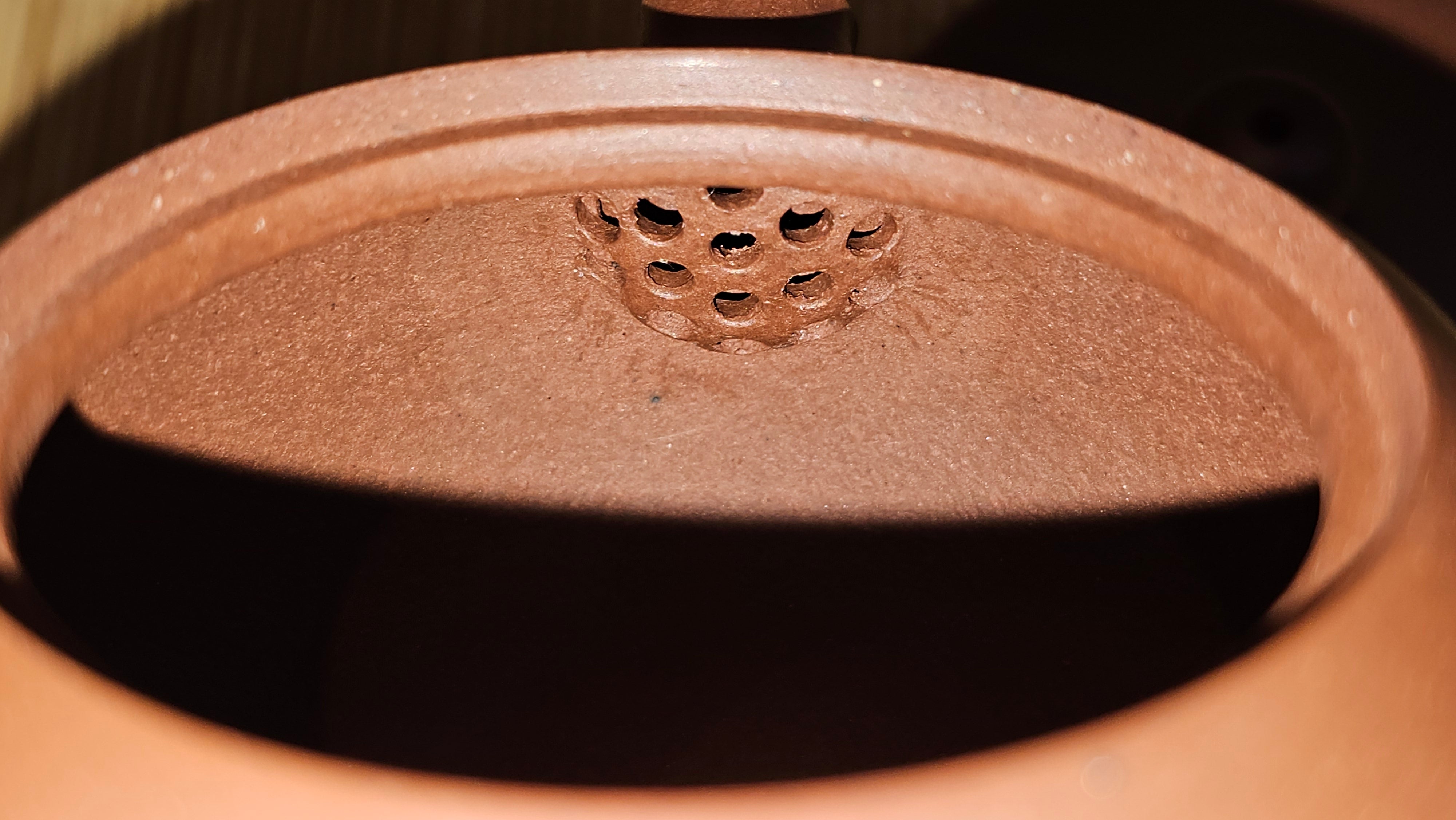 Xi Shi 西施, 171.6ml, Di Cao Qing Zi Ni 底槽青紫泥, by Craftsman Gu Xiao Ming 顾小明。