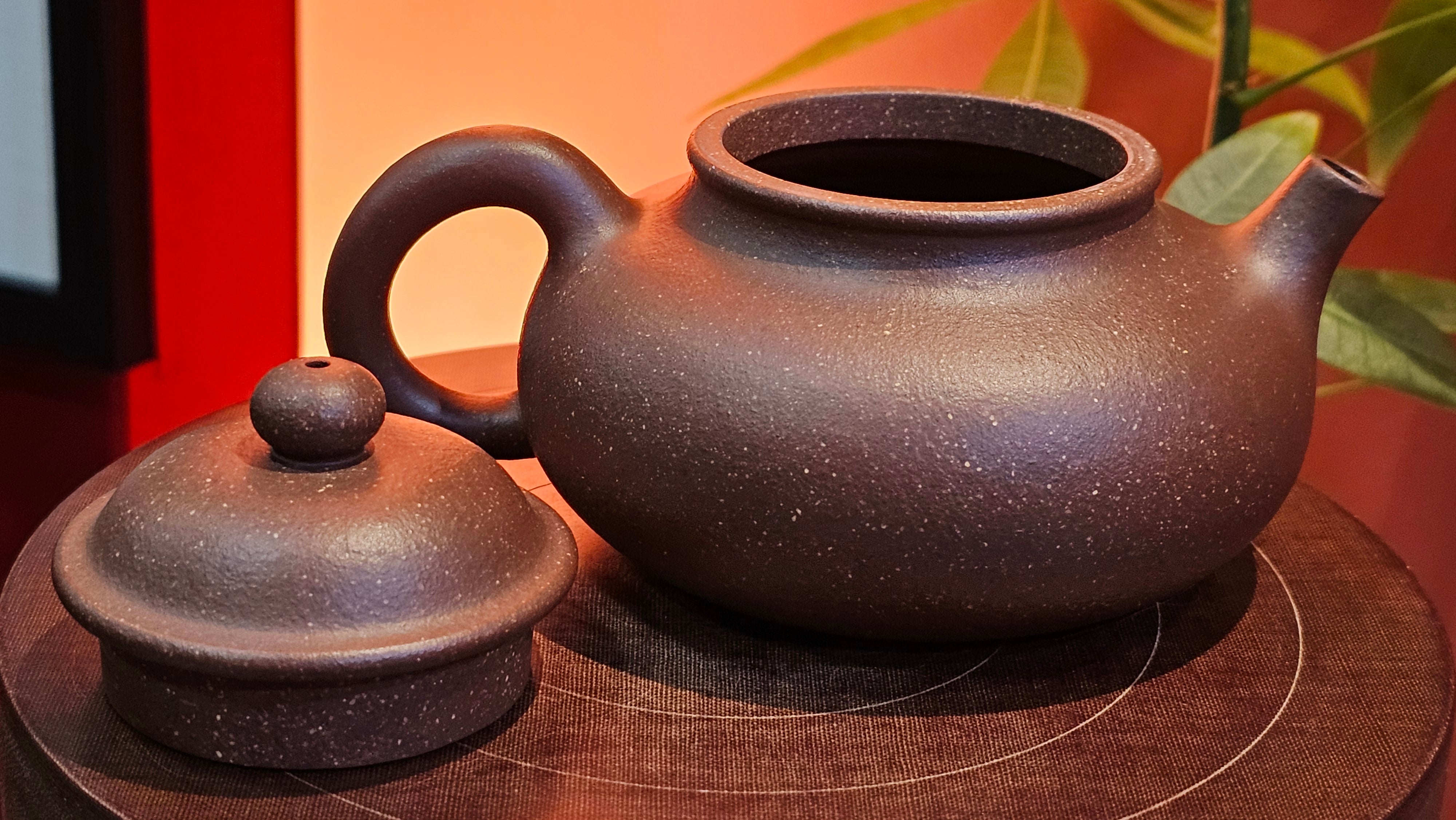 Rong Tian 容天, 248.3ml, Lao Zi Ni 老紫泥 (Particular High Graininess, and Low Sieve Count), by Craftsman Chen Fa Chu 陈法初 ~ Congratulations to Mr T.L., 1957hrs 16th Apr, Singapore 🇸🇬.