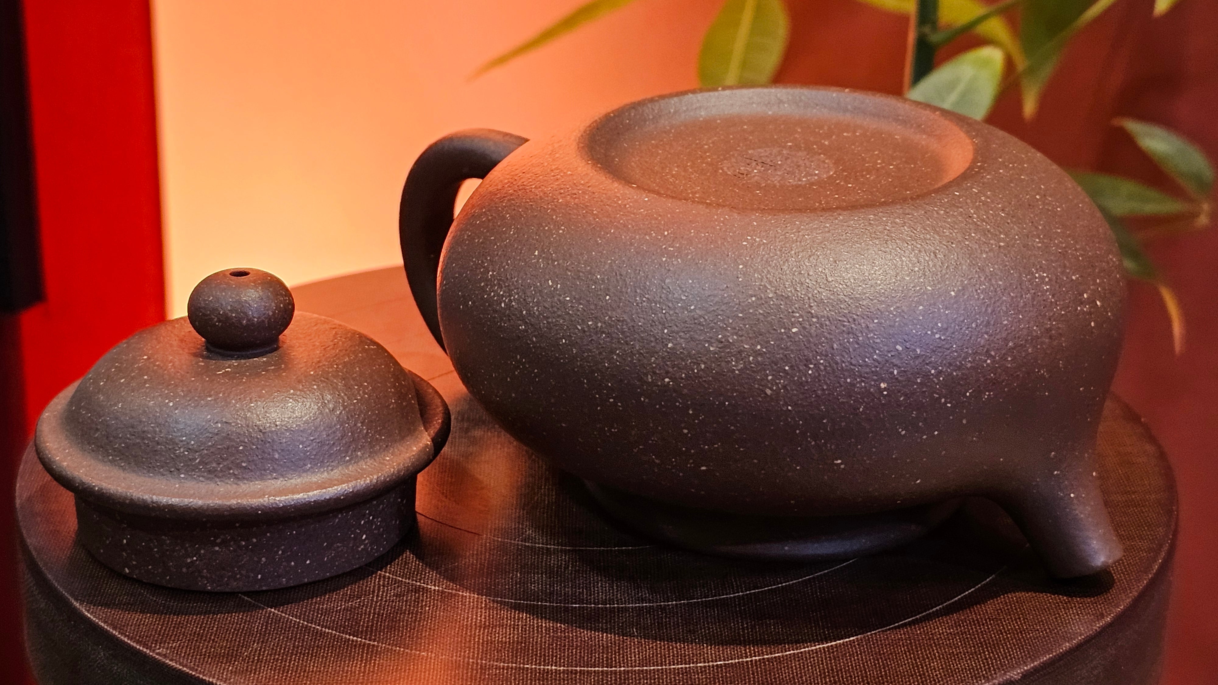 Rong Tian 容天, 248.3ml, Lao Zi Ni 老紫泥 (Particular High Graininess, and Low Sieve Count), by Craftsman Chen Fa Chu 陈法初 ~ Congratulations to Mr T.L., 1957hrs 16th Apr, Singapore 🇸🇬.