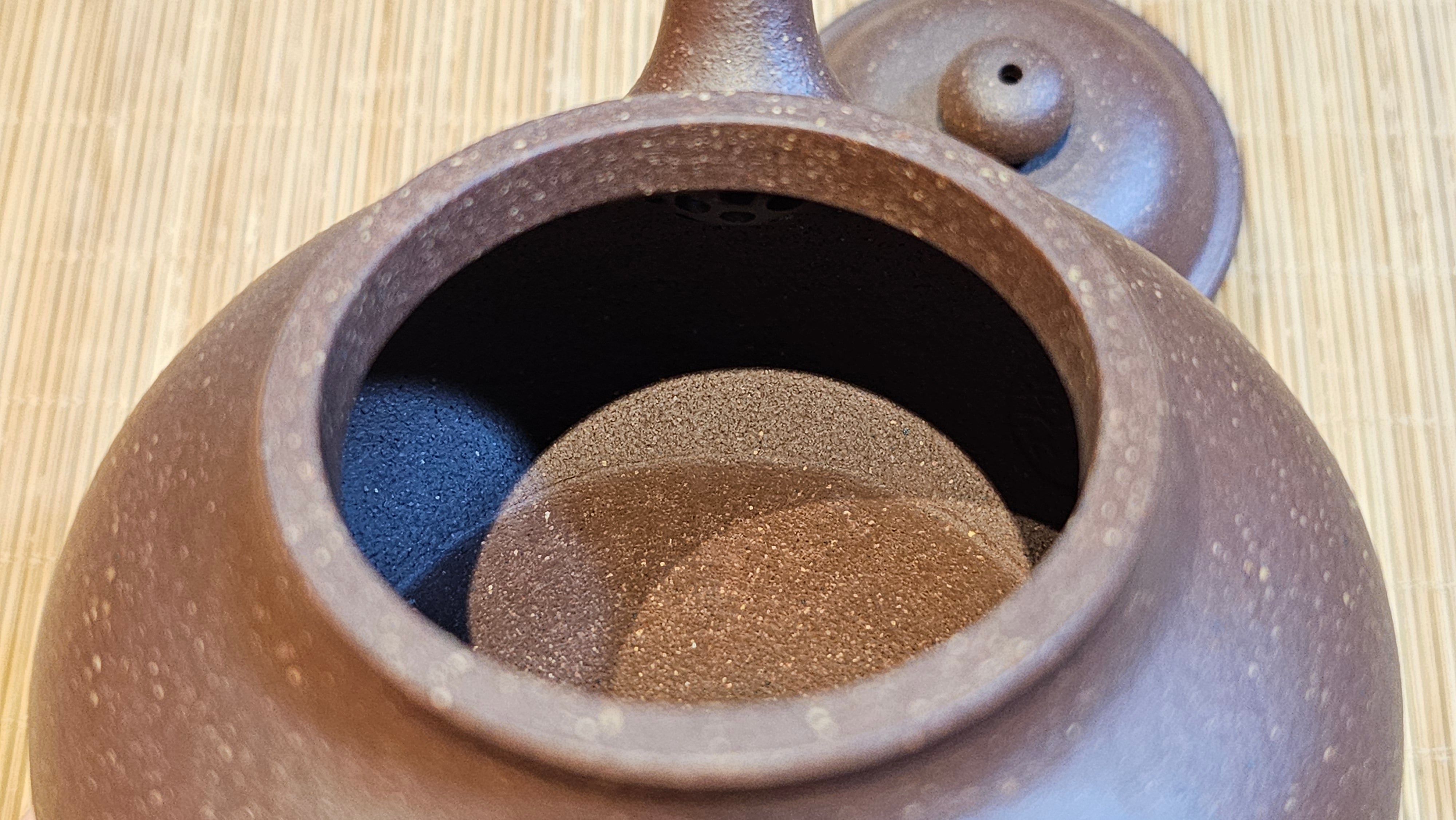 Rong Tian 容天, 248.3ml, Lao Zi Ni 老紫泥 (Particular High Graininess, and Low Sieve Count), by Craftsman Chen Fa Chu 陈法初 ~ Congratulations to Mr T.L., 1957hrs 16th Apr, Singapore 🇸🇬.