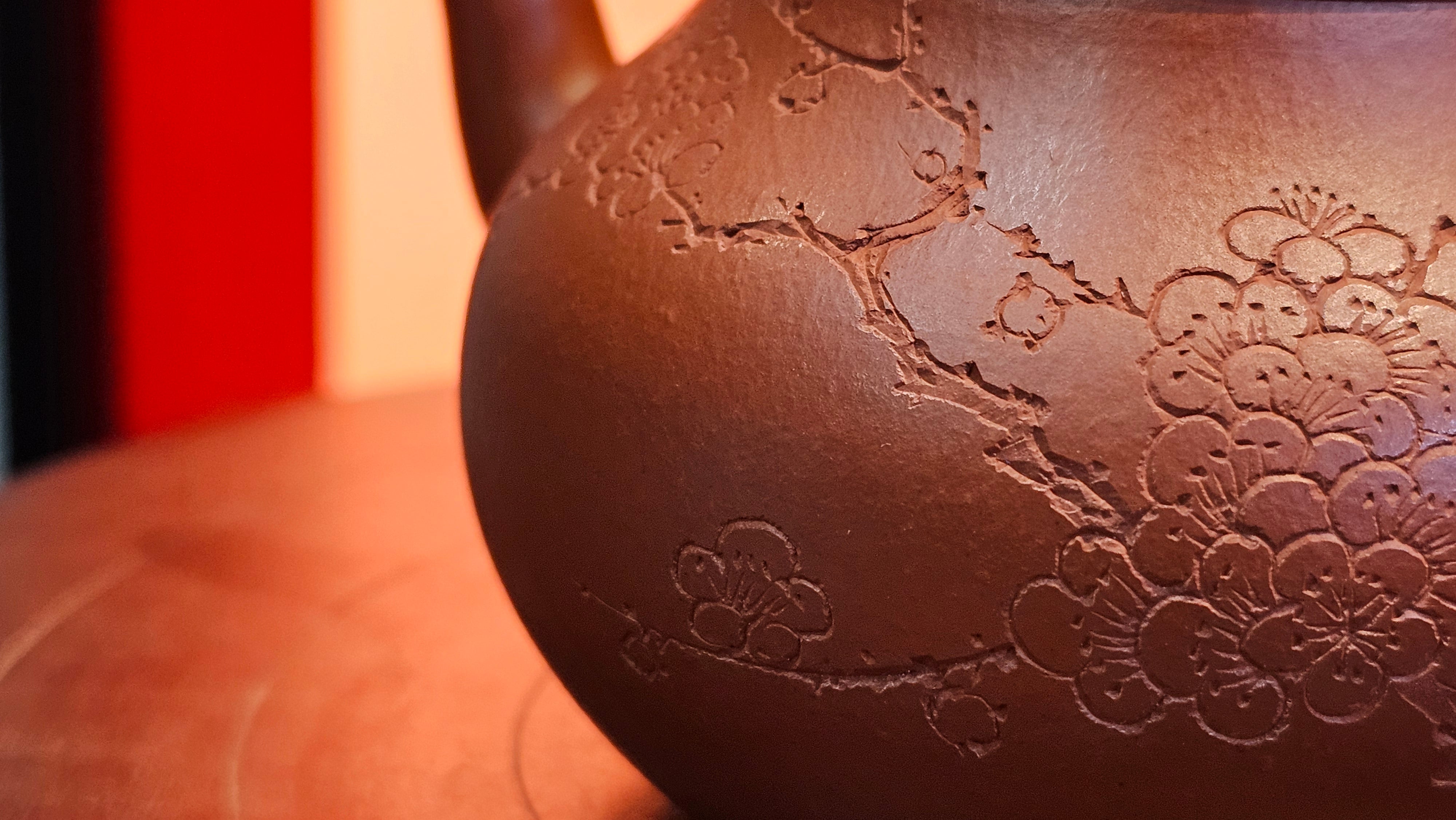 Li Xing 梨形, 171.5ml, Xiao Mei Yao Zhu Ni 小煤窑朱泥 by our Collaborative Craftsman Zhai Yi Yao 翟一耀。Plum Blossoms Engraving 梅花刻绘, 与 "暗香疏影" by Craftsman Yi De Shu 一德书。~ Congratulations to Mr E.P., 1826hrs 10th Apr, Holyoke, MA.