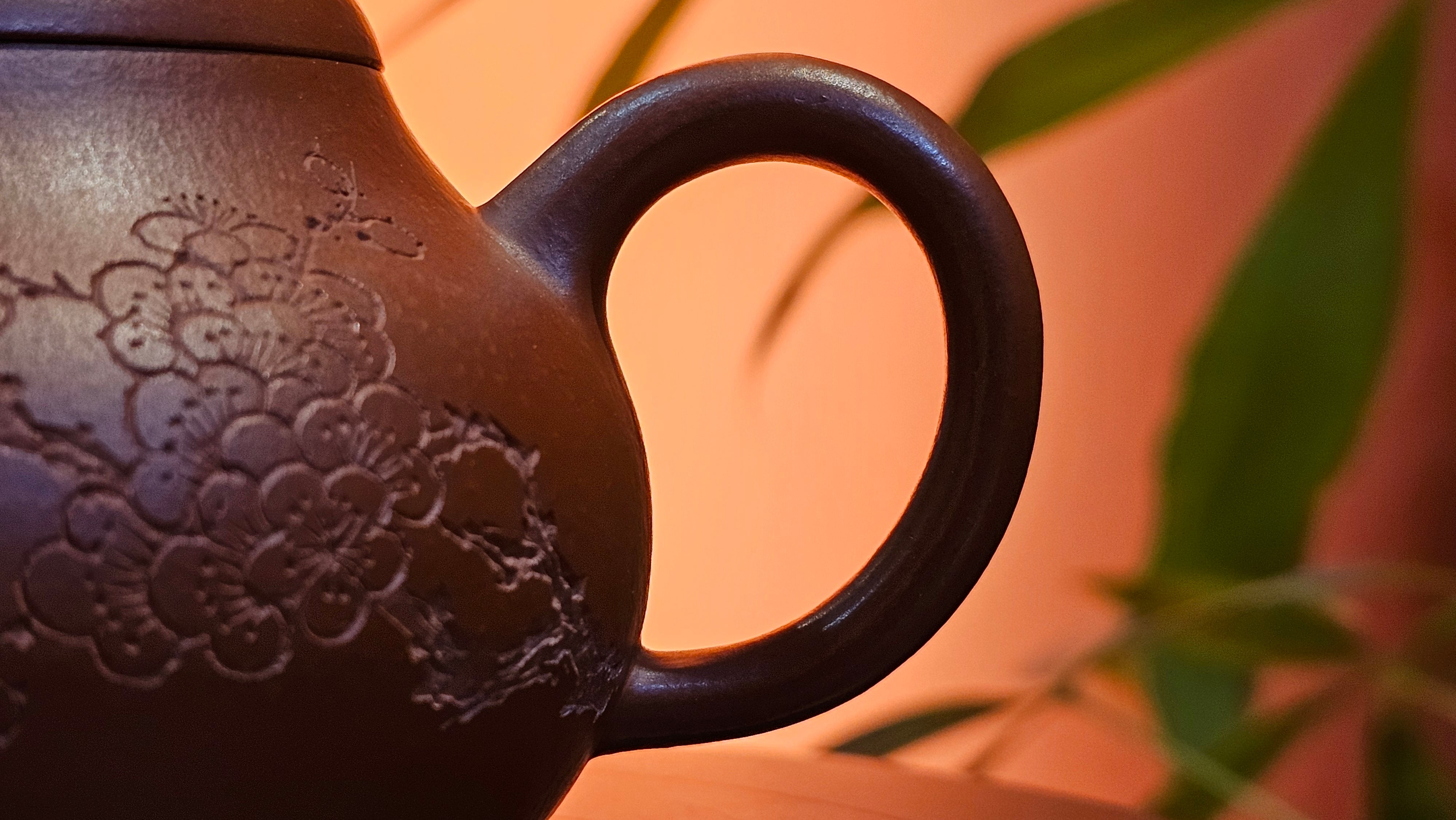 Li Xing 梨形, 171.5ml, Xiao Mei Yao Zhu Ni 小煤窑朱泥 by our Collaborative Craftsman Zhai Yi Yao 翟一耀。Plum Blossoms Engraving 梅花刻绘, 与 "暗香疏影" by Craftsman Yi De Shu 一德书。~ Congratulations to Mr E.P., 1826hrs 10th Apr, Holyoke, MA.