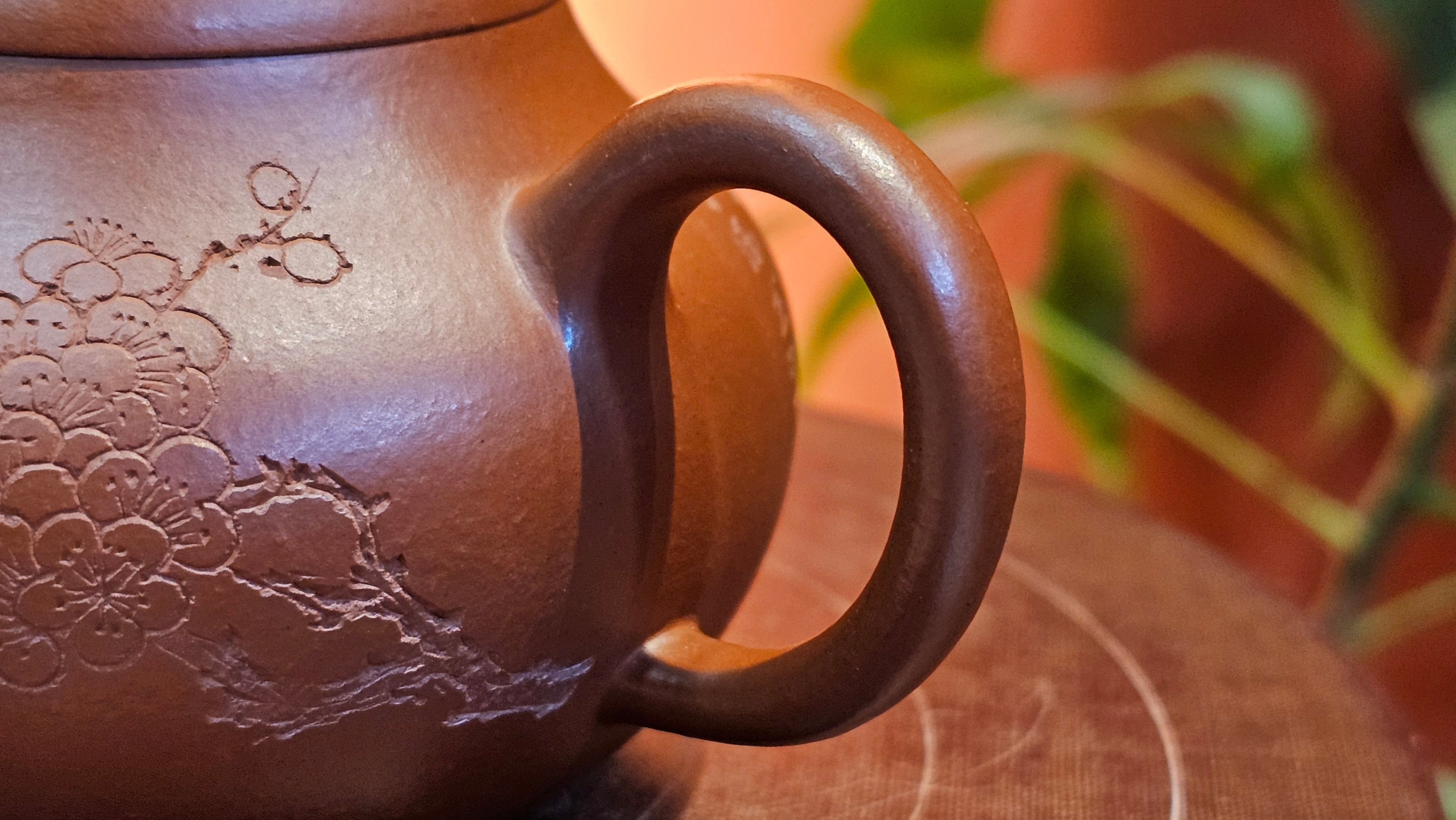 Li Xing 梨形, 171.5ml, Xiao Mei Yao Zhu Ni 小煤窑朱泥 by our Collaborative Craftsman Zhai Yi Yao 翟一耀。Plum Blossoms Engraving 梅花刻绘, 与 "暗香疏影" by Craftsman Yi De Shu 一德书。~ Congratulations to Mr E.P., 1826hrs 10th Apr, Holyoke, MA.