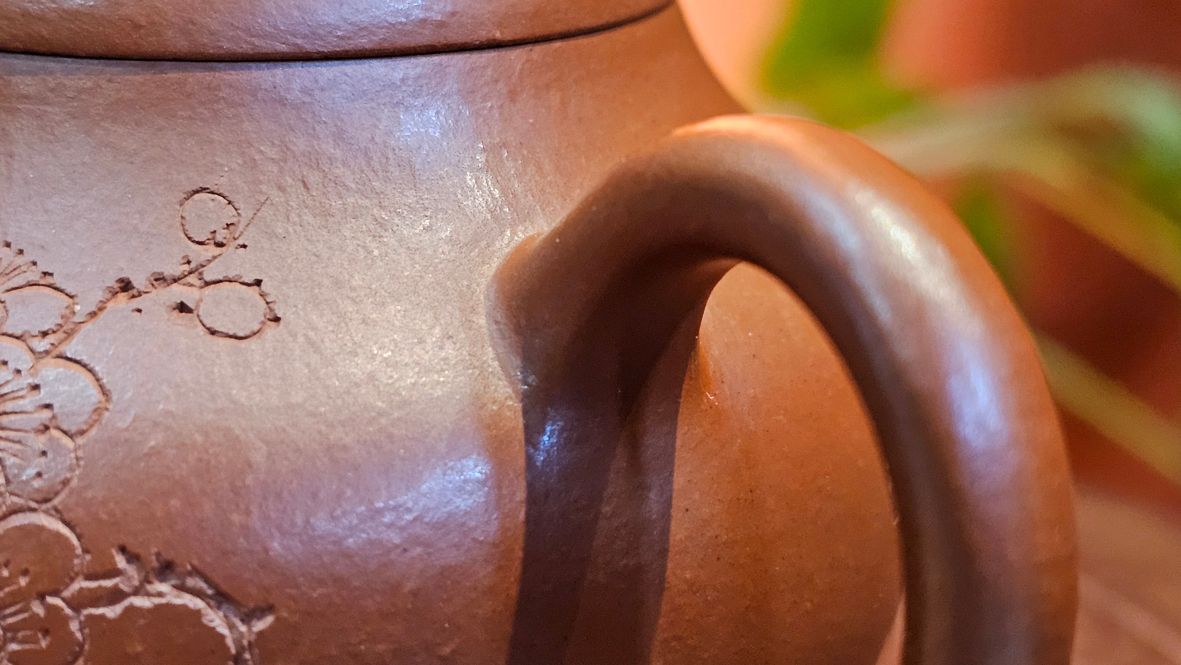 Li Xing 梨形, 171.5ml, Xiao Mei Yao Zhu Ni 小煤窑朱泥 by our Collaborative Craftsman Zhai Yi Yao 翟一耀。Plum Blossoms Engraving 梅花刻绘, 与 "暗香疏影" by Craftsman Yi De Shu 一德书。~ Congratulations to Mr E.P., 1826hrs 10th Apr, Holyoke, MA.