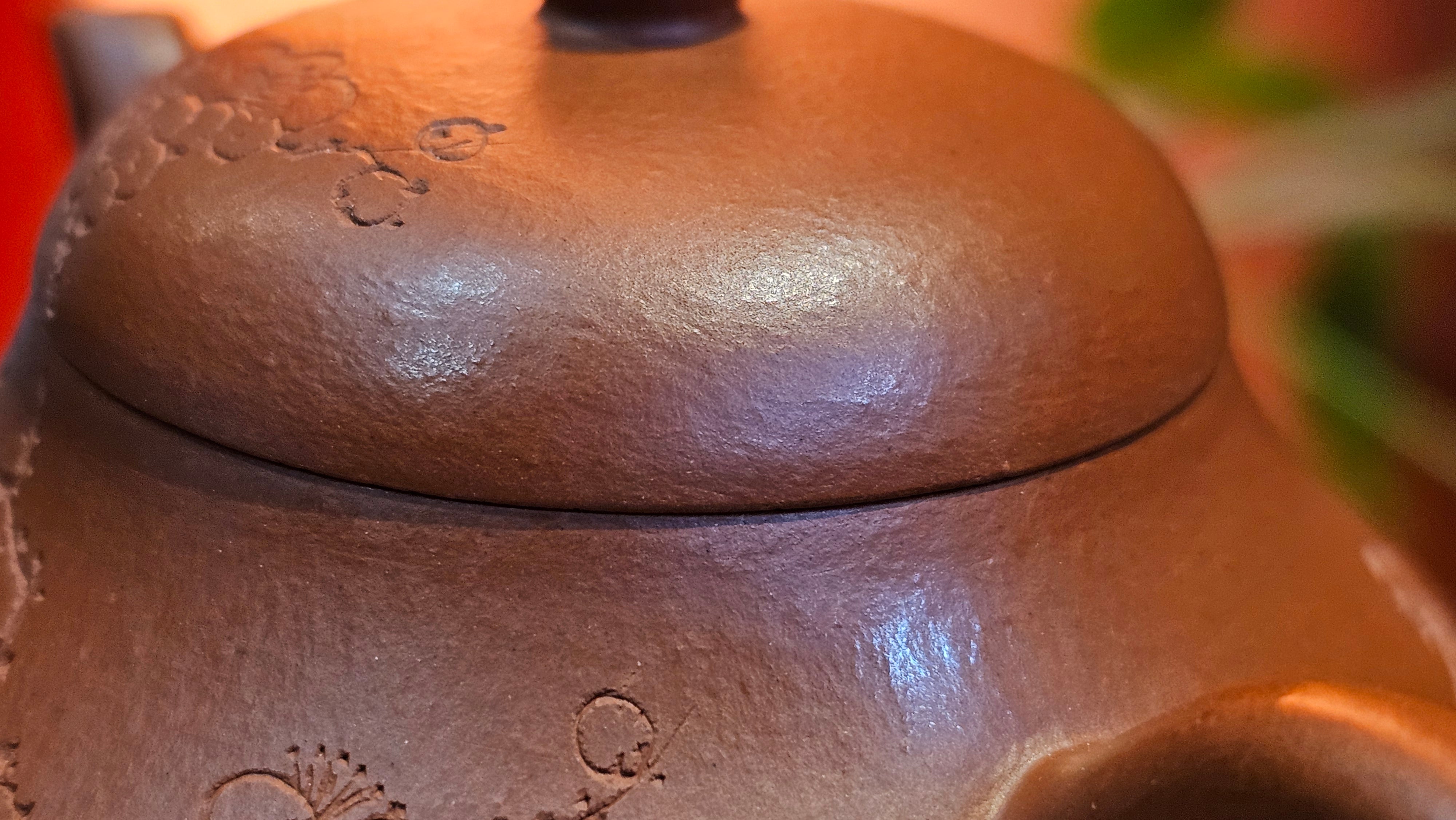 Li Xing 梨形, 171.5ml, Xiao Mei Yao Zhu Ni 小煤窑朱泥 by our Collaborative Craftsman Zhai Yi Yao 翟一耀。Plum Blossoms Engraving 梅花刻绘, 与 "暗香疏影" by Craftsman Yi De Shu 一德书。~ Congratulations to Mr E.P., 1826hrs 10th Apr, Holyoke, MA.