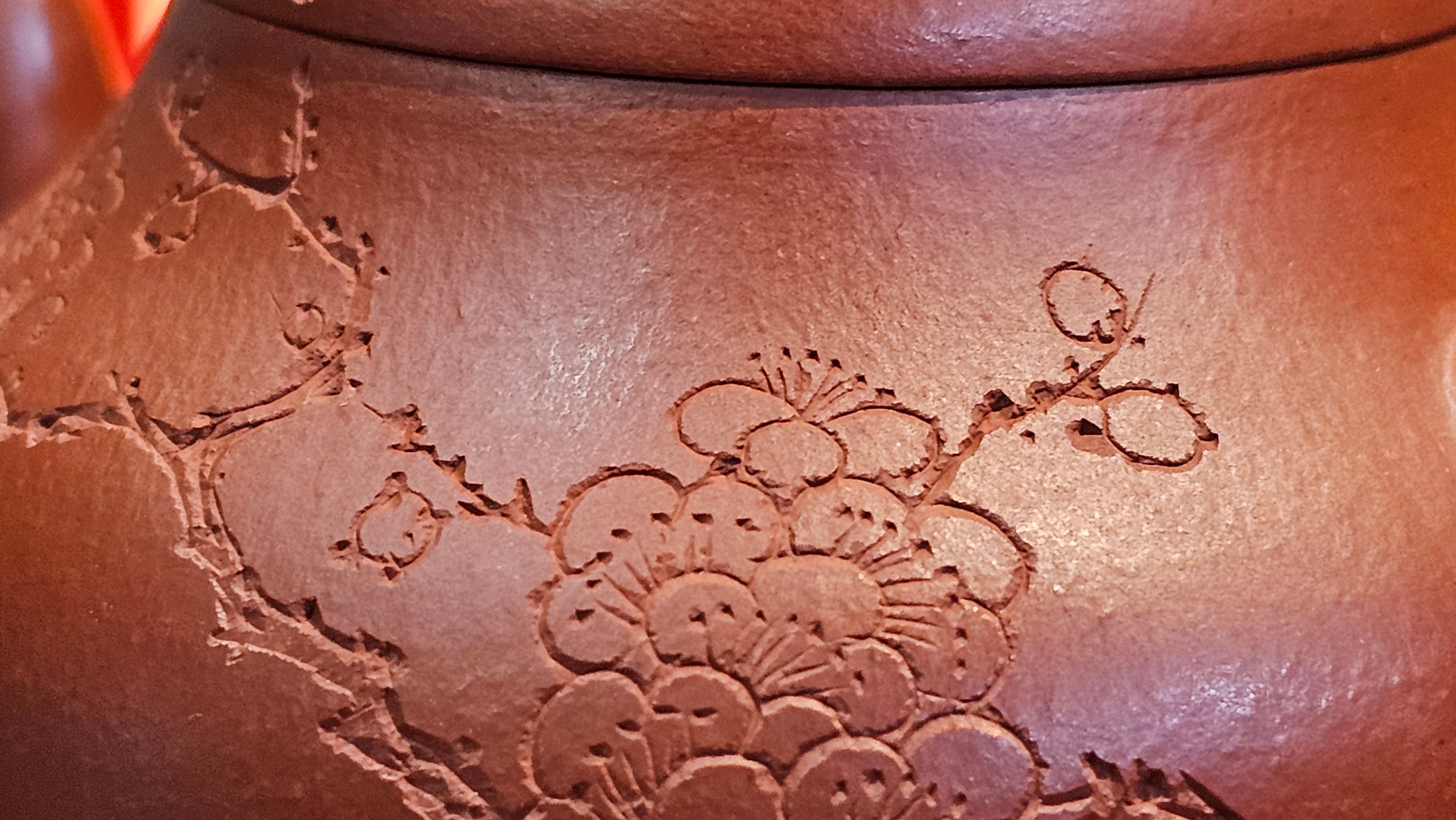 Li Xing 梨形, 171.5ml, Xiao Mei Yao Zhu Ni 小煤窑朱泥 by our Collaborative Craftsman Zhai Yi Yao 翟一耀。Plum Blossoms Engraving 梅花刻绘, 与 "暗香疏影" by Craftsman Yi De Shu 一德书。~ Congratulations to Mr E.P., 1826hrs 10th Apr, Holyoke, MA.