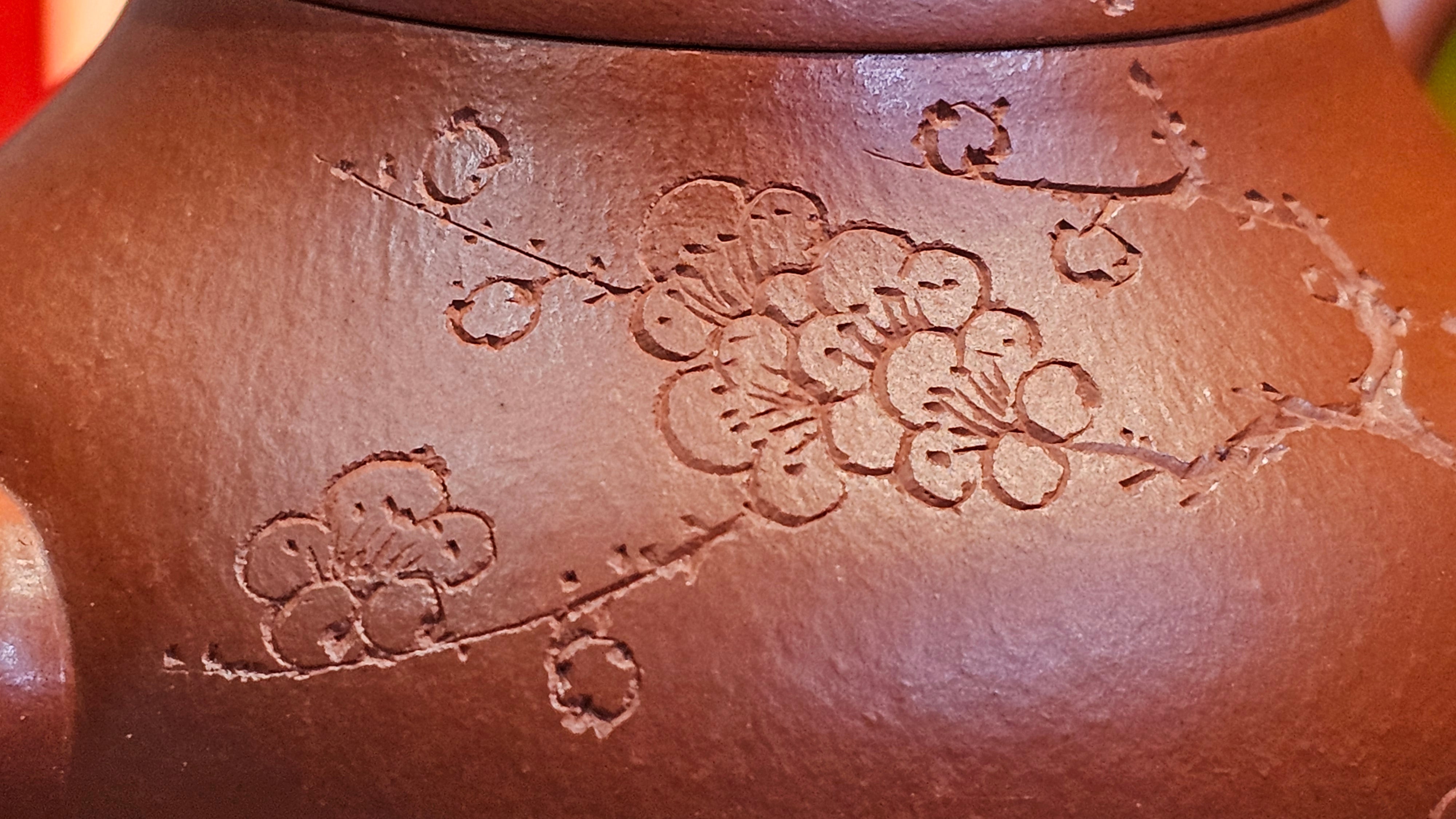 Li Xing 梨形, 171.5ml, Xiao Mei Yao Zhu Ni 小煤窑朱泥 by our Collaborative Craftsman Zhai Yi Yao 翟一耀。Plum Blossoms Engraving 梅花刻绘, 与 "暗香疏影" by Craftsman Yi De Shu 一德书。~ Congratulations to Mr E.P., 1826hrs 10th Apr, Holyoke, MA.