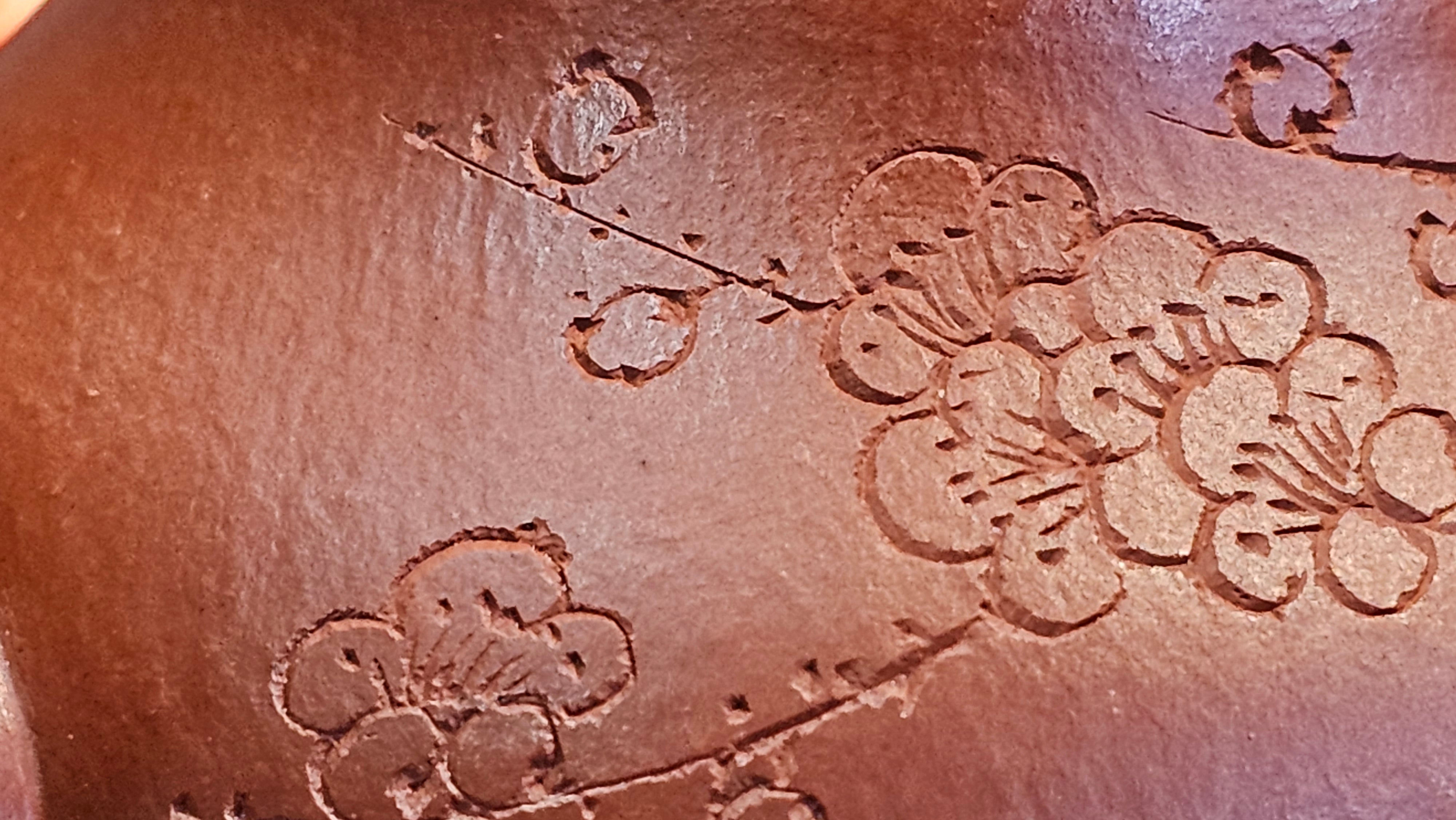 Li Xing 梨形, 171.5ml, Xiao Mei Yao Zhu Ni 小煤窑朱泥 by our Collaborative Craftsman Zhai Yi Yao 翟一耀。Plum Blossoms Engraving 梅花刻绘, 与 "暗香疏影" by Craftsman Yi De Shu 一德书。~ Congratulations to Mr E.P., 1826hrs 10th Apr, Holyoke, MA.