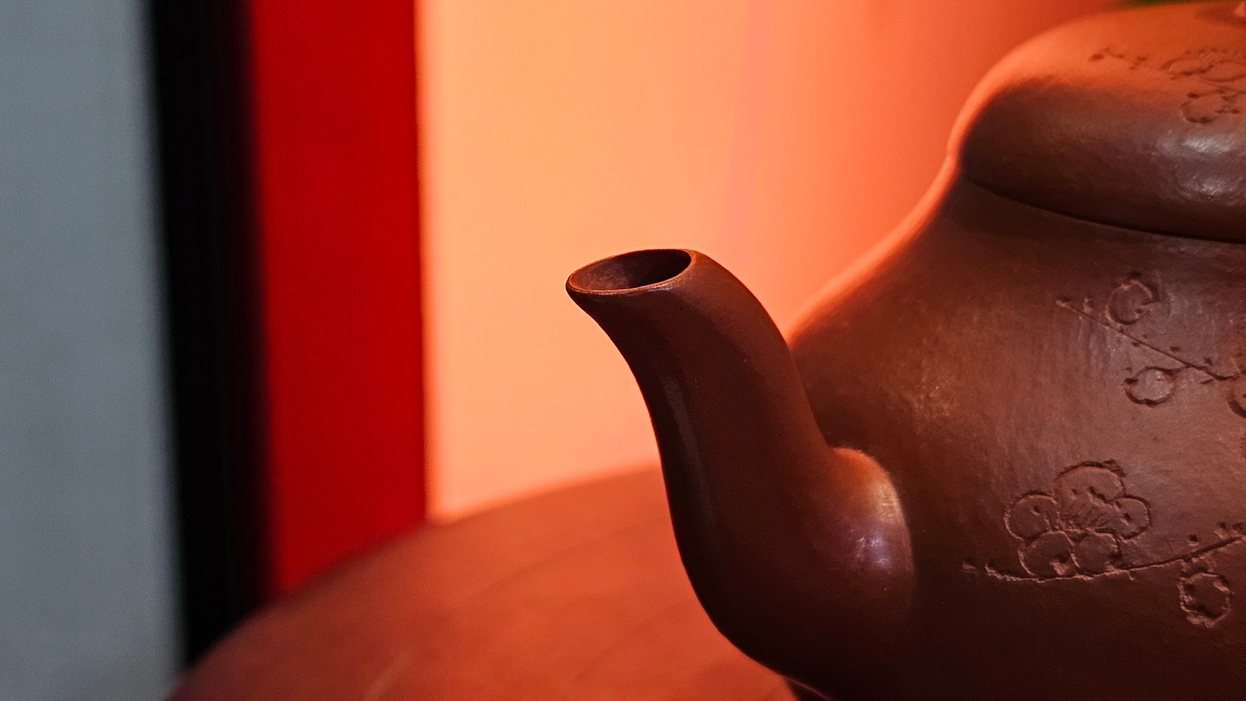 Li Xing 梨形, 171.5ml, Xiao Mei Yao Zhu Ni 小煤窑朱泥 by our Collaborative Craftsman Zhai Yi Yao 翟一耀。Plum Blossoms Engraving 梅花刻绘, 与 "暗香疏影" by Craftsman Yi De Shu 一德书。~ Congratulations to Mr E.P., 1826hrs 10th Apr, Holyoke, MA.