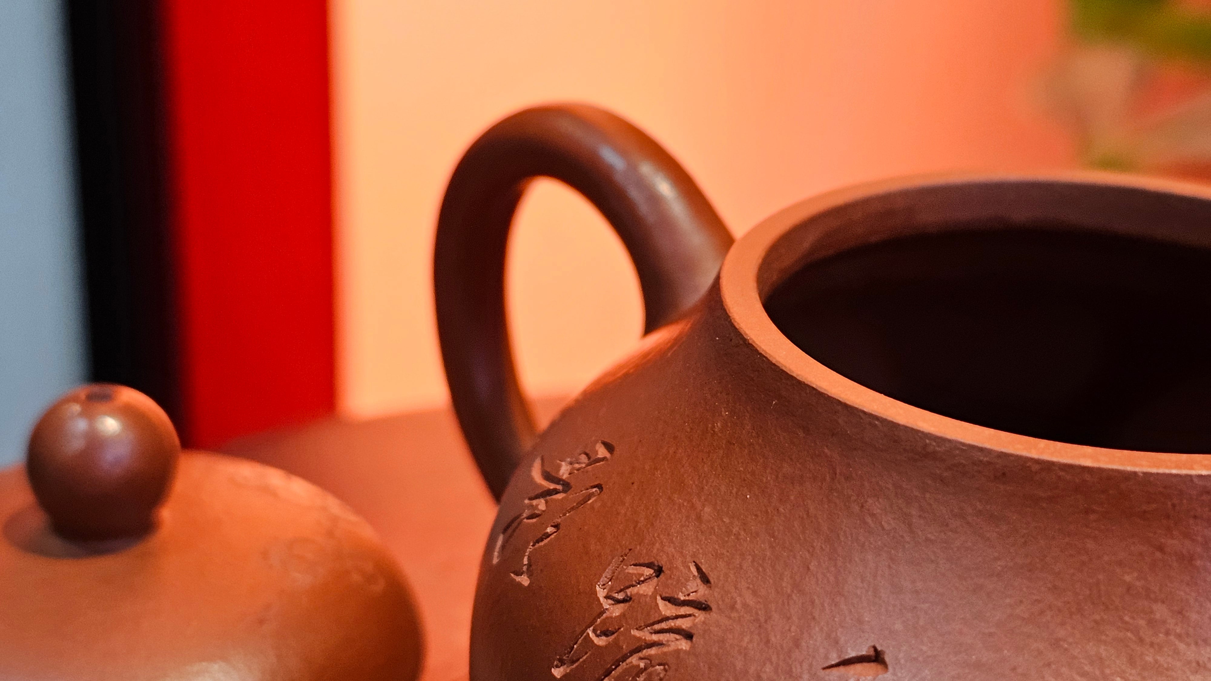 Li Xing 梨形, 171.5ml, Xiao Mei Yao Zhu Ni 小煤窑朱泥 by our Collaborative Craftsman Zhai Yi Yao 翟一耀。Plum Blossoms Engraving 梅花刻绘, 与 "暗香疏影" by Craftsman Yi De Shu 一德书。~ Congratulations to Mr E.P., 1826hrs 10th Apr, Holyoke, MA.