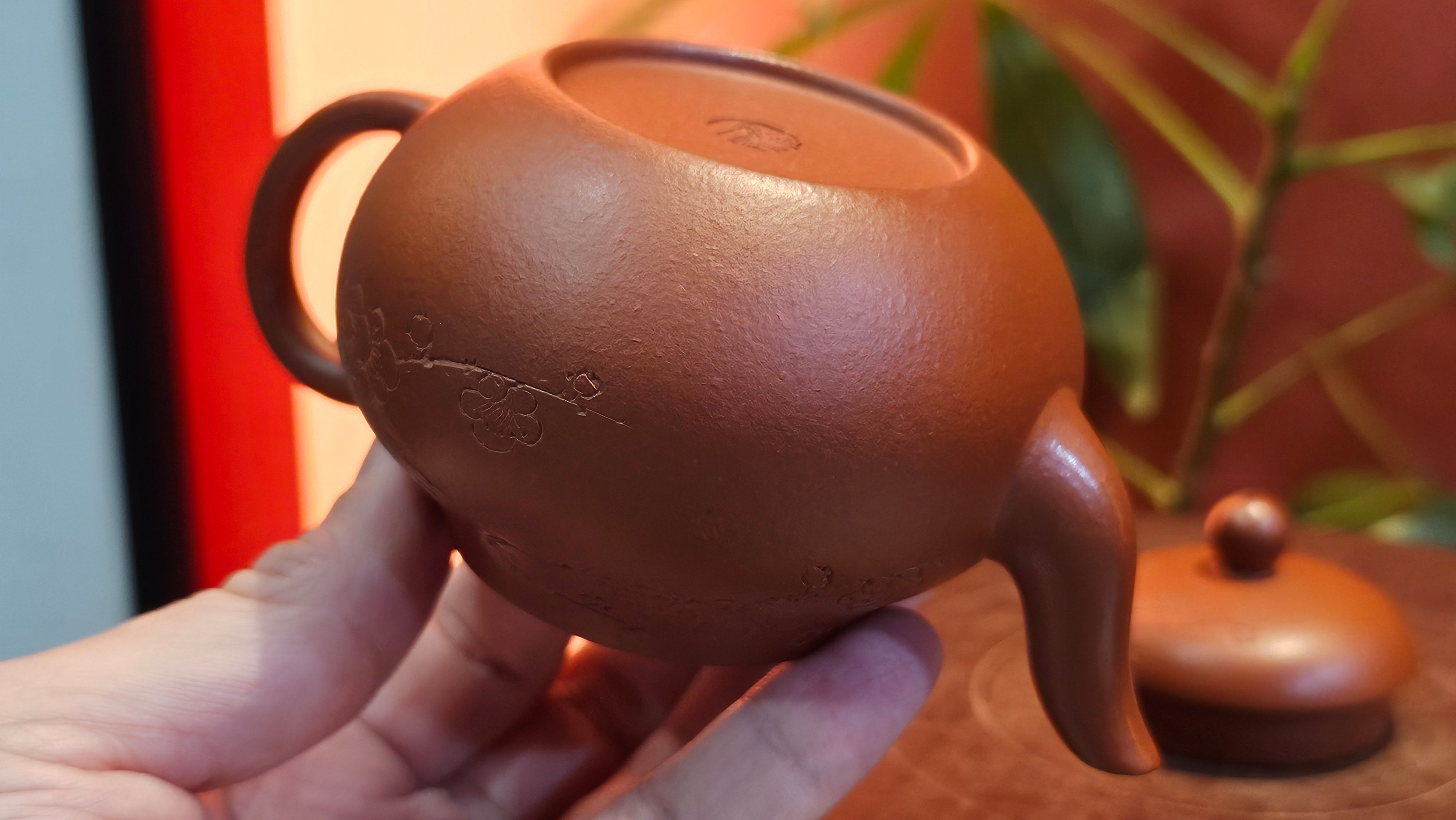 Li Xing 梨形, 171.5ml, Xiao Mei Yao Zhu Ni 小煤窑朱泥 by our Collaborative Craftsman Zhai Yi Yao 翟一耀。Plum Blossoms Engraving 梅花刻绘, 与 "暗香疏影" by Craftsman Yi De Shu 一德书。~ Congratulations to Mr E.P., 1826hrs 10th Apr, Holyoke, MA.