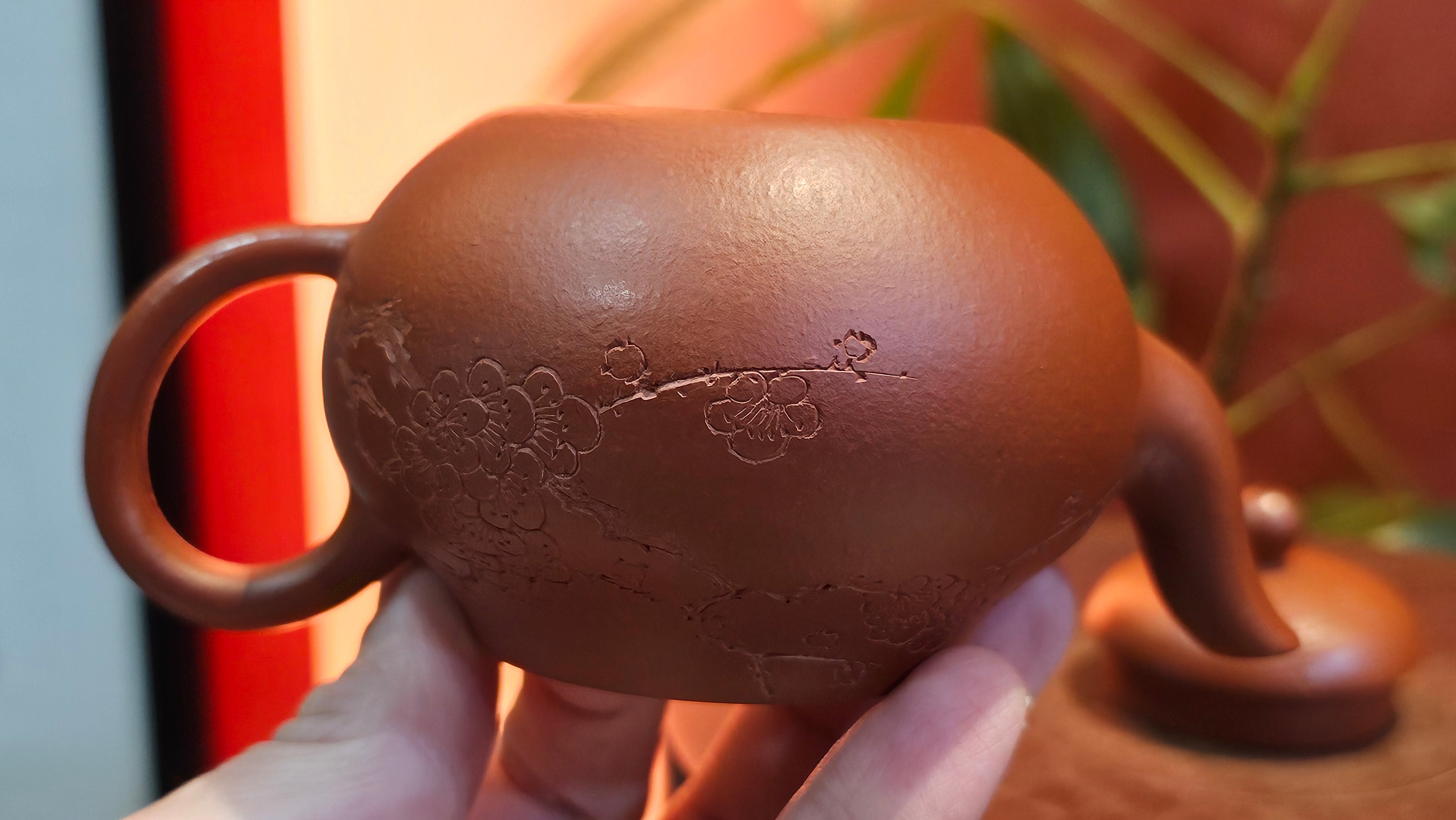 Li Xing 梨形, 171.5ml, Xiao Mei Yao Zhu Ni 小煤窑朱泥 by our Collaborative Craftsman Zhai Yi Yao 翟一耀。Plum Blossoms Engraving 梅花刻绘, 与 "暗香疏影" by Craftsman Yi De Shu 一德书。~ Congratulations to Mr E.P., 1826hrs 10th Apr, Holyoke, MA.