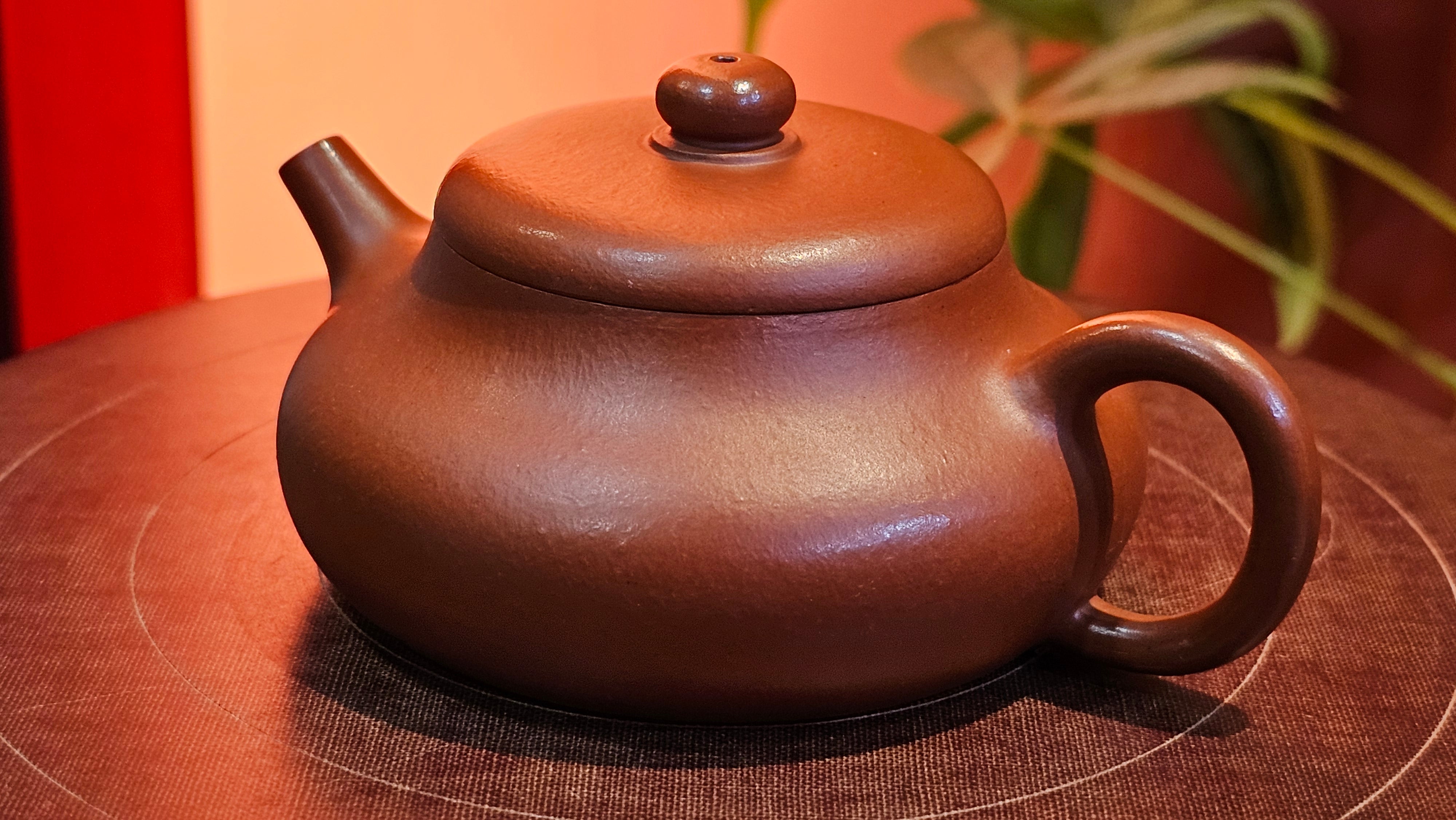 Jing Le 静乐 ~ "Quiet happiness", 99.6ml, Xiao Mei Yao Zhu Ni 小煤窑朱泥, by our Collaborative Craftsman Wang Xing 王兴 ~ Congratulations Ms C.C. 1803hrs 10th Apr, Cerritos, CA.