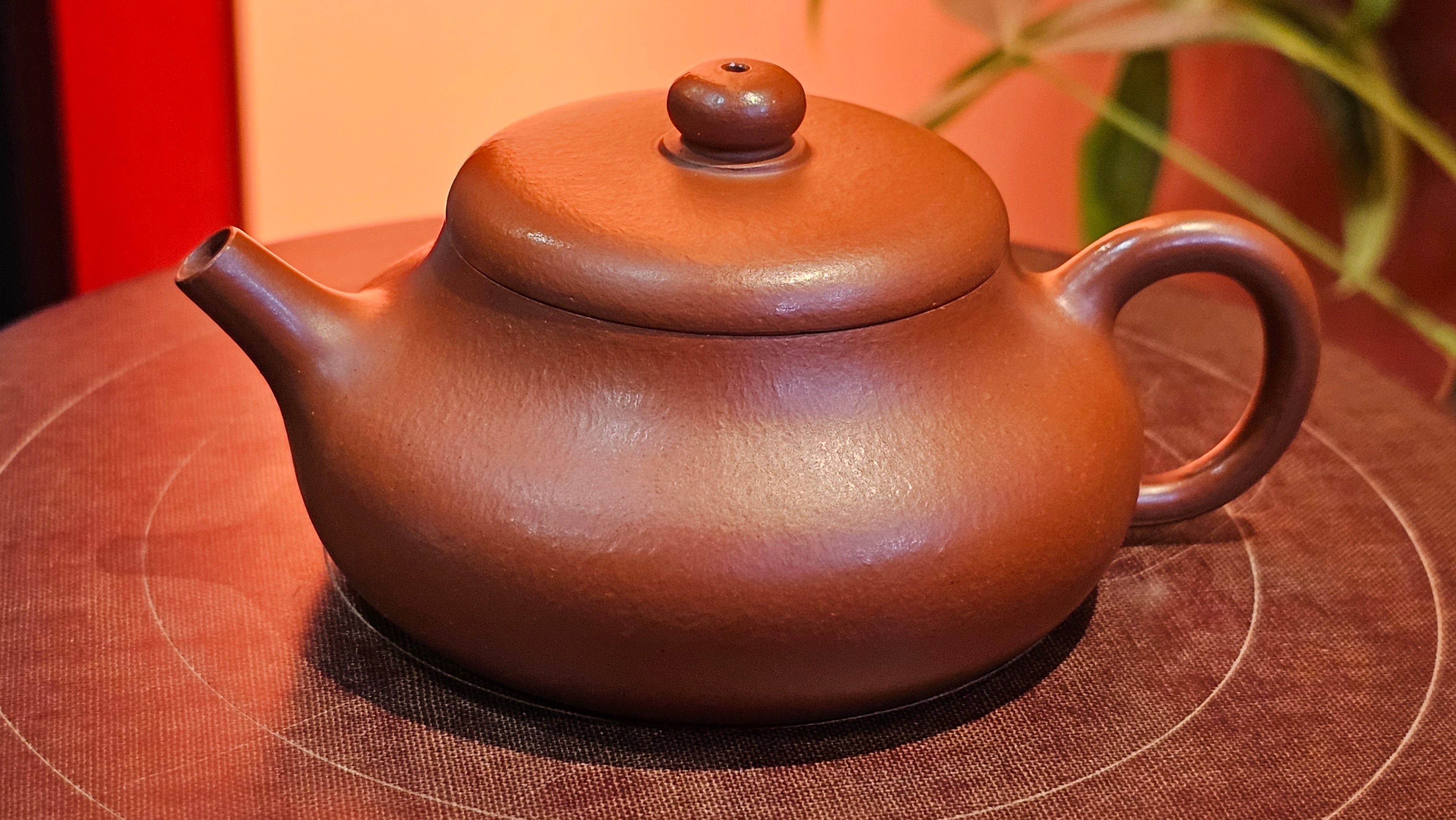 Jing Le 静乐 ~ "Quiet happiness", 99.6ml, Xiao Mei Yao Zhu Ni 小煤窑朱泥, by our Collaborative Craftsman Wang Xing 王兴 ~ Congratulations Ms C.C. 1803hrs 10th Apr, Cerritos, CA.