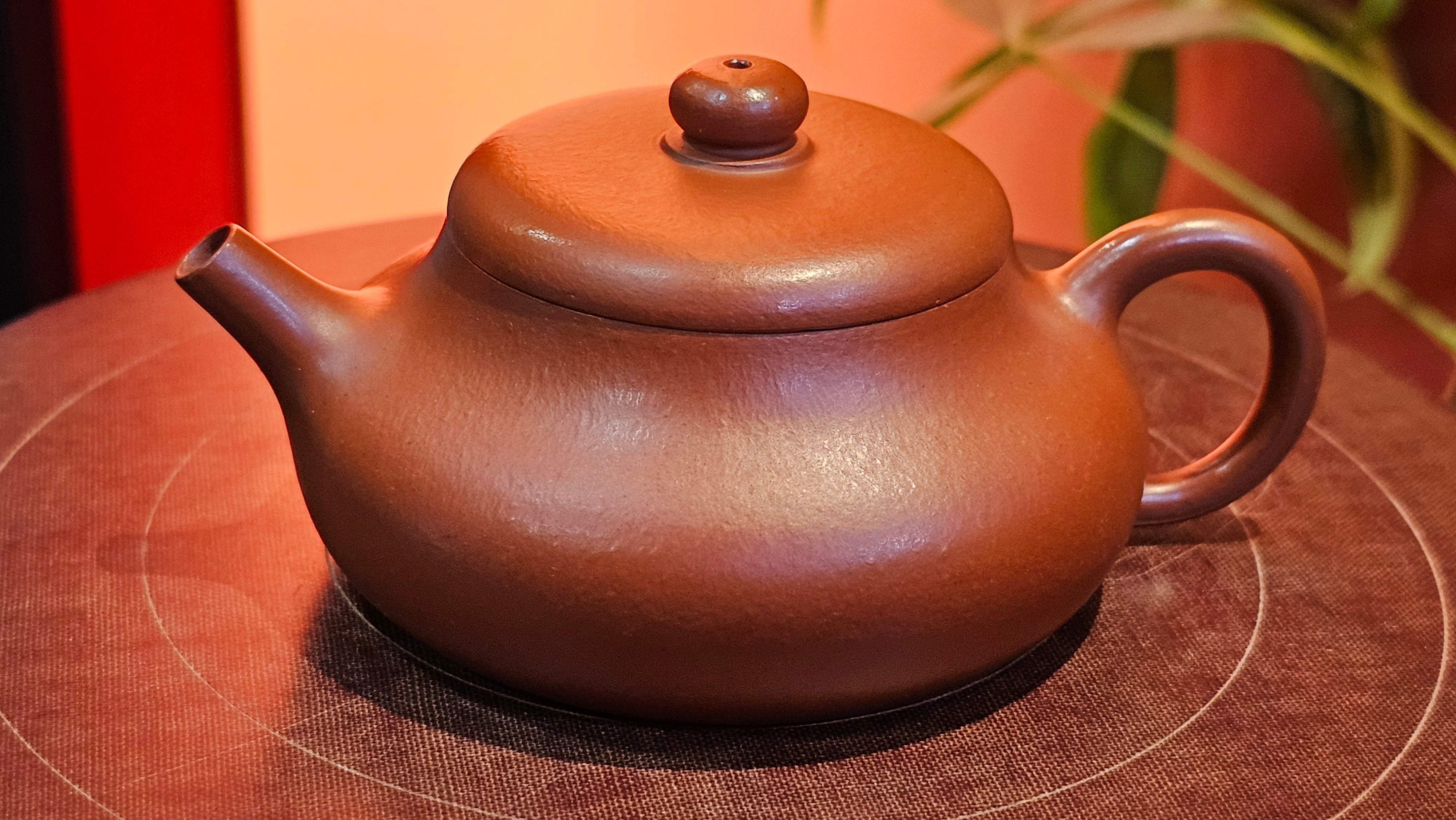 Jing Le 静乐 ~ "Quiet happiness", 99.6ml, Xiao Mei Yao Zhu Ni 小煤窑朱泥, by our Collaborative Craftsman Wang Xing 王兴 ~ Congratulations Ms C.C. 1803hrs 10th Apr, Cerritos, CA.