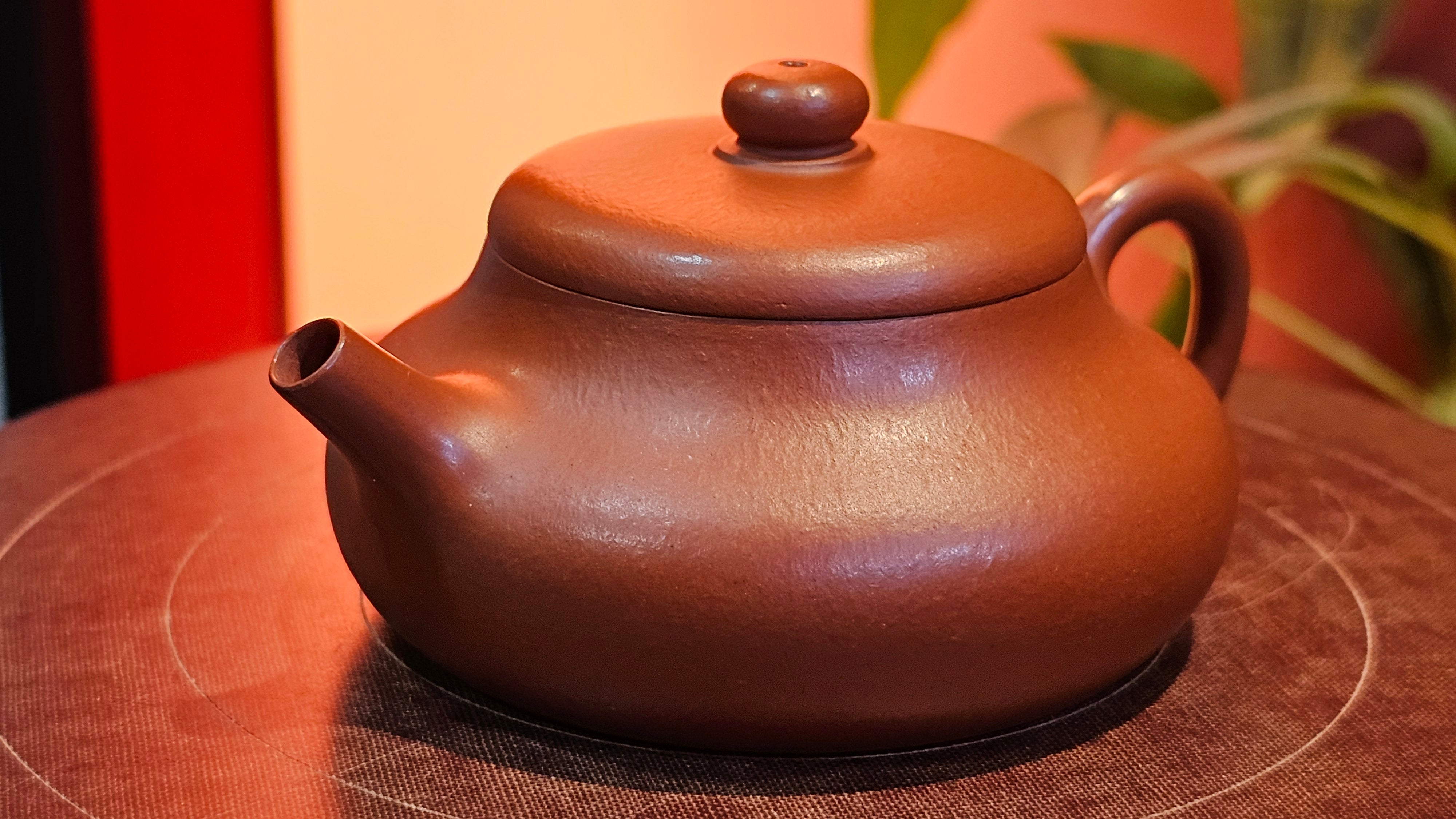 Jing Le 静乐 ~ "Quiet happiness", 99.6ml, Xiao Mei Yao Zhu Ni 小煤窑朱泥, by our Collaborative Craftsman Wang Xing 王兴 ~ Congratulations Ms C.C. 1803hrs 10th Apr, Cerritos, CA.