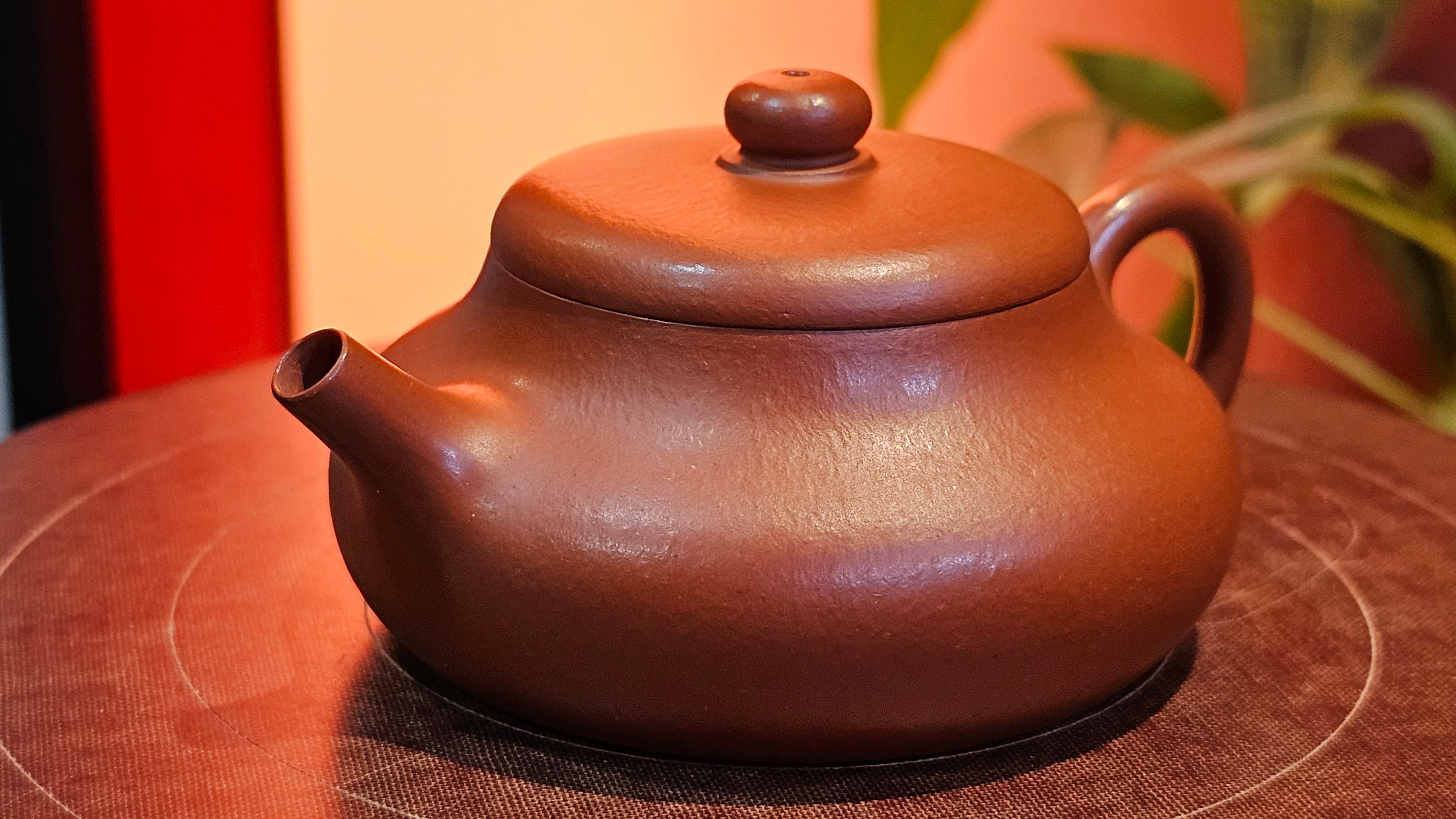 Jing Le 静乐 ~ "Quiet happiness", 99.6ml, Xiao Mei Yao Zhu Ni 小煤窑朱泥, by our Collaborative Craftsman Wang Xing 王兴 ~ Congratulations Ms C.C. 1803hrs 10th Apr, Cerritos, CA.