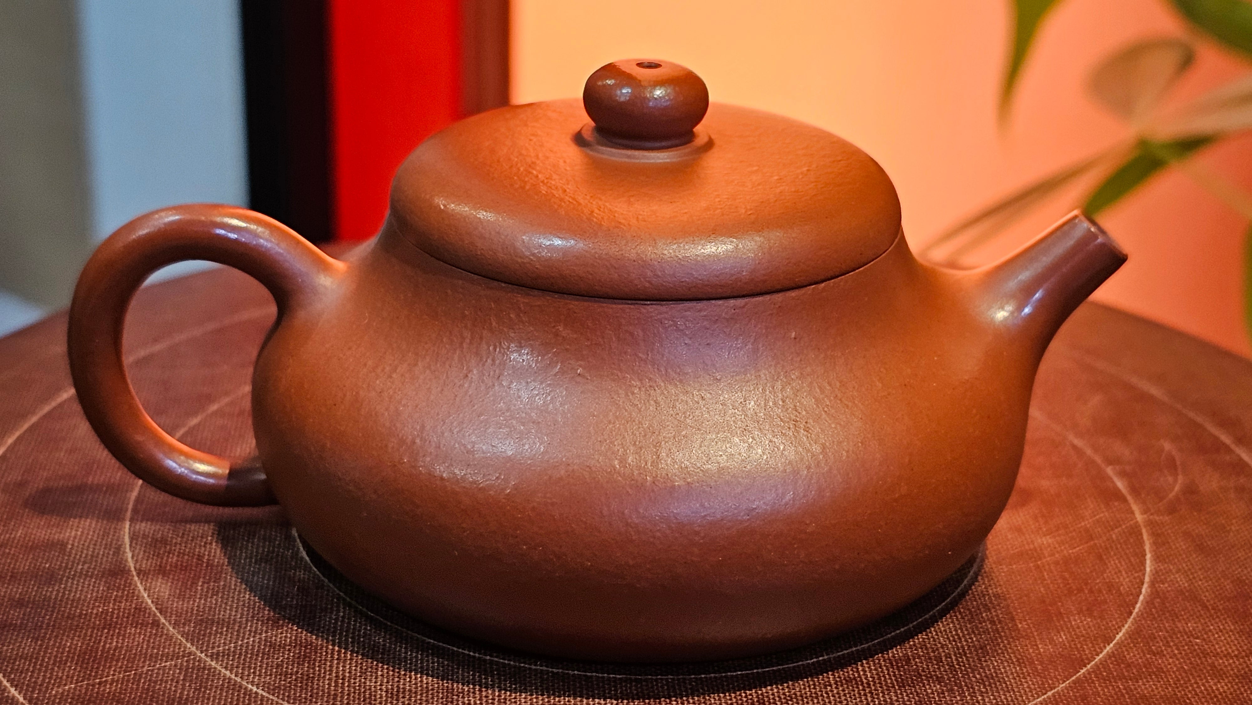 Jing Le 静乐 ~ "Quiet happiness", 99.6ml, Xiao Mei Yao Zhu Ni 小煤窑朱泥, by our Collaborative Craftsman Wang Xing 王兴 ~ Congratulations Ms C.C. 1803hrs 10th Apr, Cerritos, CA.