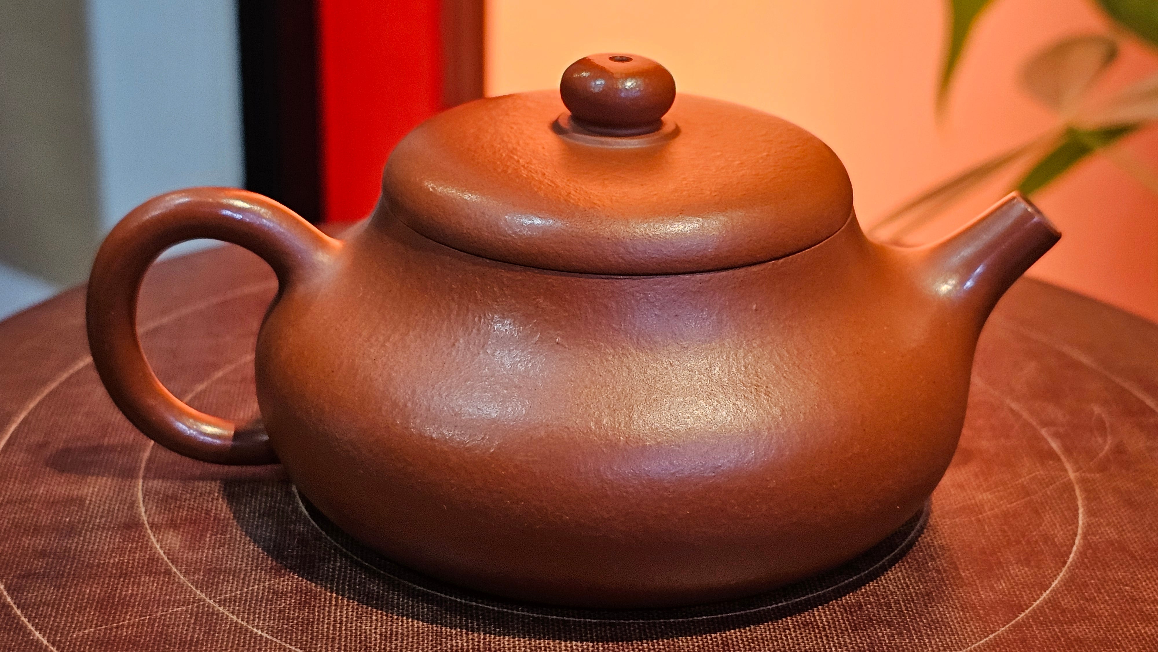 Jing Le 静乐 ~ "Quiet happiness", 99.6ml, Xiao Mei Yao Zhu Ni 小煤窑朱泥, by our Collaborative Craftsman Wang Xing 王兴 ~ Congratulations Ms C.C. 1803hrs 10th Apr, Cerritos, CA.