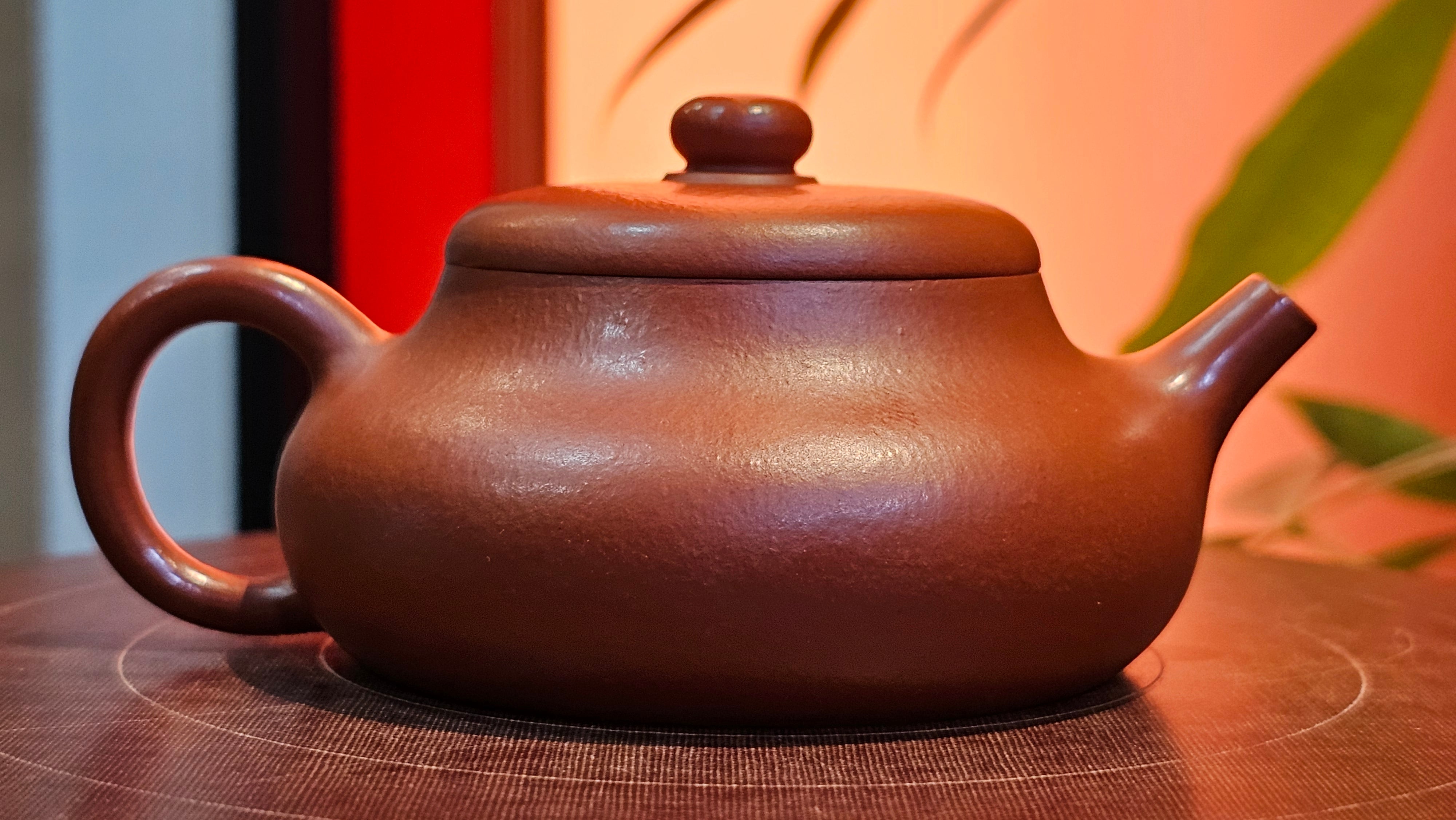 Jing Le 静乐 ~ "Quiet happiness", 99.6ml, Xiao Mei Yao Zhu Ni 小煤窑朱泥, by our Collaborative Craftsman Wang Xing 王兴 ~ Congratulations Ms C.C. 1803hrs 10th Apr, Cerritos, CA.