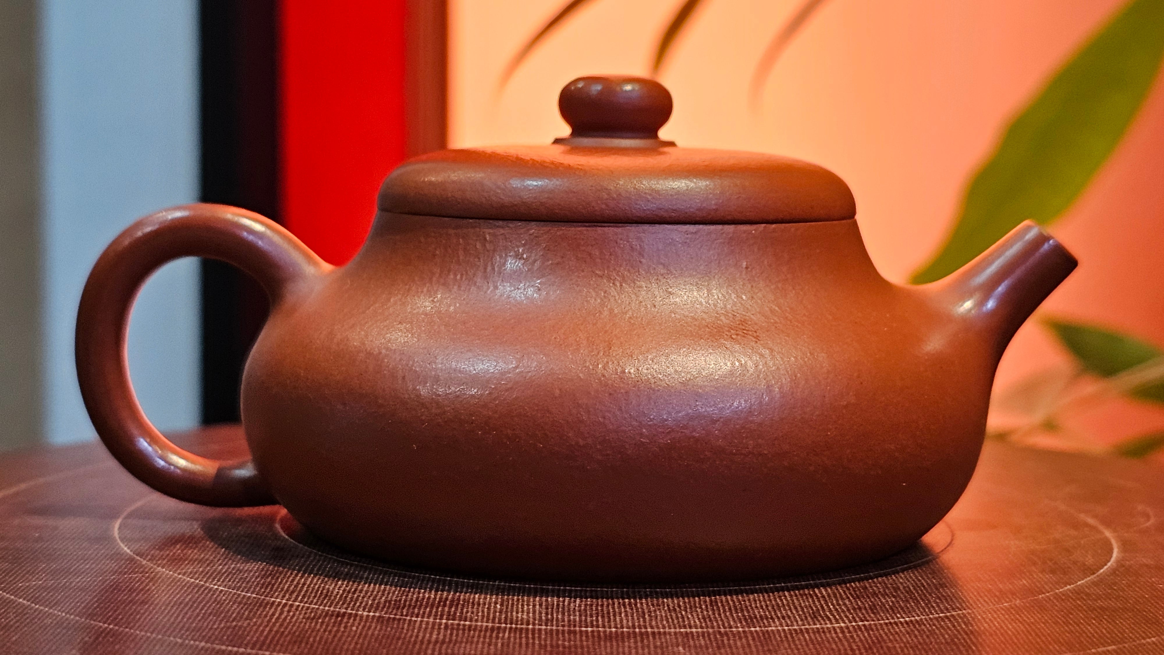 Jing Le 静乐 ~ "Quiet happiness", 99.6ml, Xiao Mei Yao Zhu Ni 小煤窑朱泥, by our Collaborative Craftsman Wang Xing 王兴 ~ Congratulations Ms C.C. 1803hrs 10th Apr, Cerritos, CA.