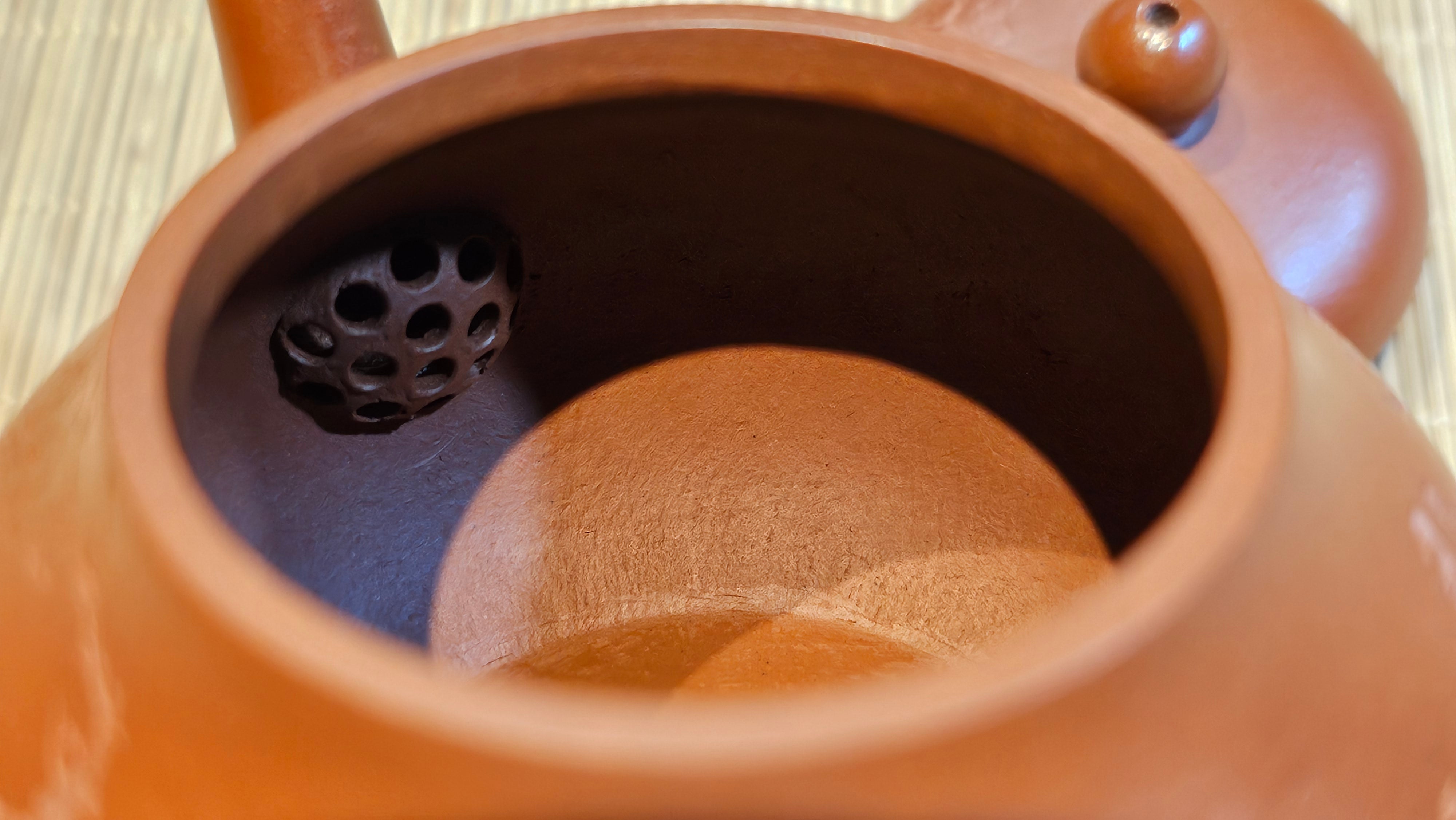 Li Xing 梨形, 171.5ml, Xiao Mei Yao Zhu Ni 小煤窑朱泥 by our Collaborative Craftsman Zhai Yi Yao 翟一耀。Plum Blossoms Engraving 梅花刻绘, 与 "暗香疏影" by Craftsman Yi De Shu 一德书。~ Congratulations to Mr E.P., 1826hrs 10th Apr, Holyoke, MA.