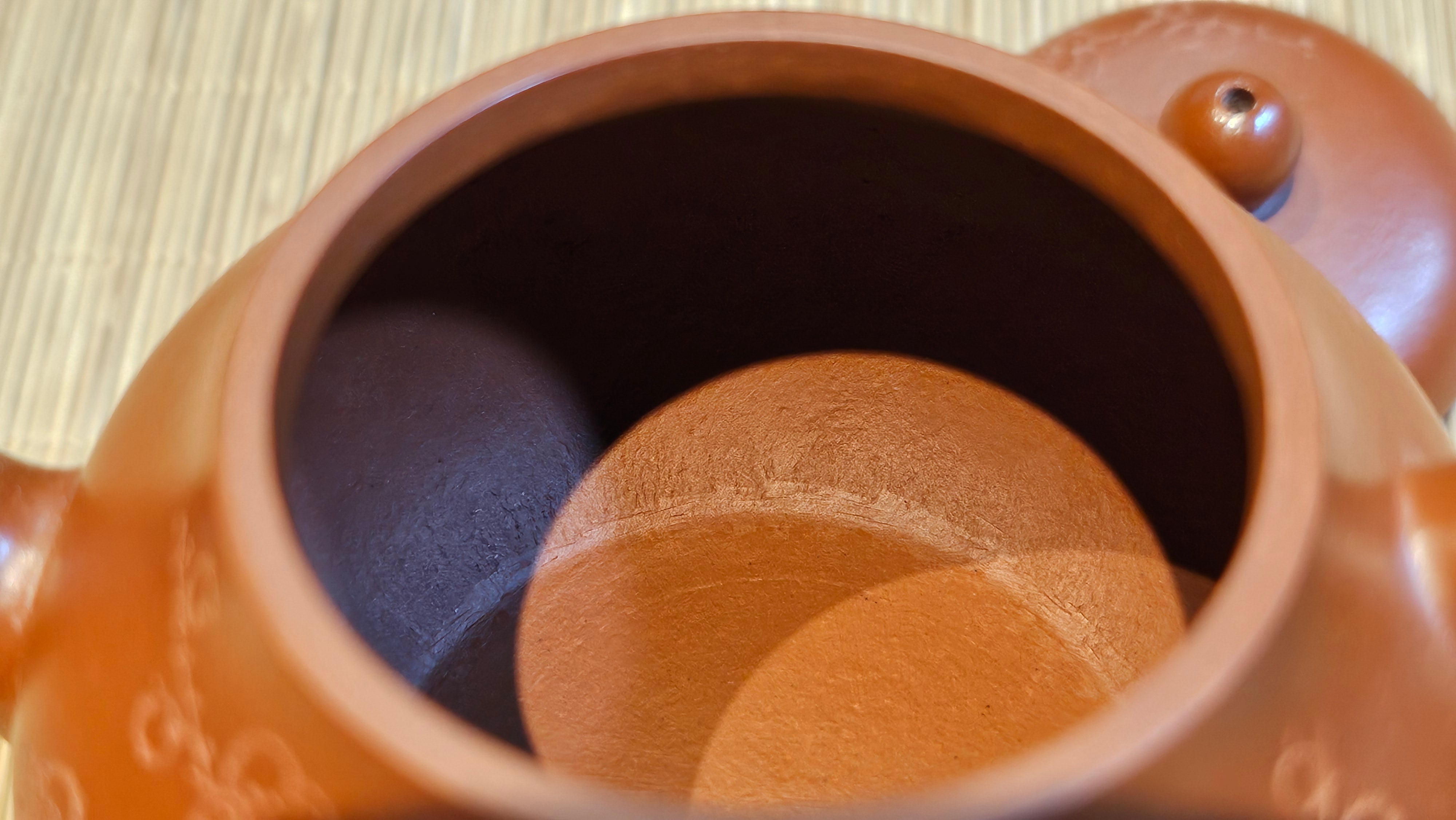 Li Xing 梨形, 171.5ml, Xiao Mei Yao Zhu Ni 小煤窑朱泥 by our Collaborative Craftsman Zhai Yi Yao 翟一耀。Plum Blossoms Engraving 梅花刻绘, 与 "暗香疏影" by Craftsman Yi De Shu 一德书。~ Congratulations to Mr E.P., 1826hrs 10th Apr, Holyoke, MA.