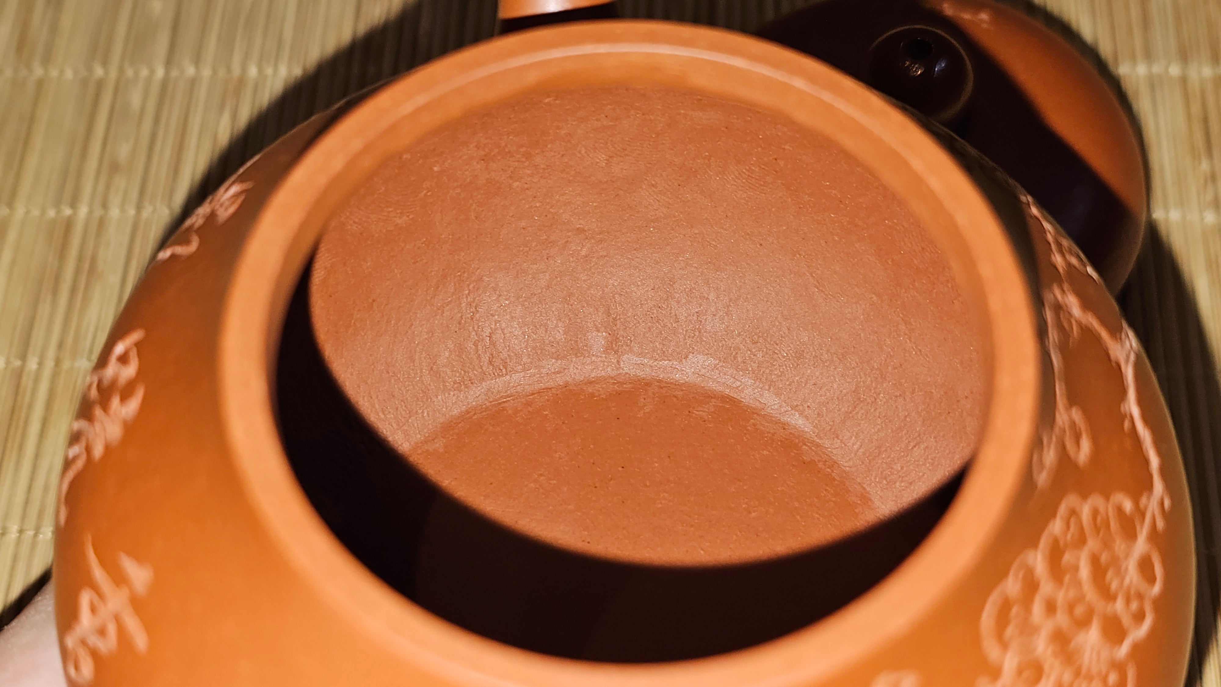 Li Xing 梨形, 171.5ml, Xiao Mei Yao Zhu Ni 小煤窑朱泥 by our Collaborative Craftsman Zhai Yi Yao 翟一耀。Plum Blossoms Engraving 梅花刻绘, 与 "暗香疏影" by Craftsman Yi De Shu 一德书。~ Congratulations to Mr E.P., 1826hrs 10th Apr, Holyoke, MA.